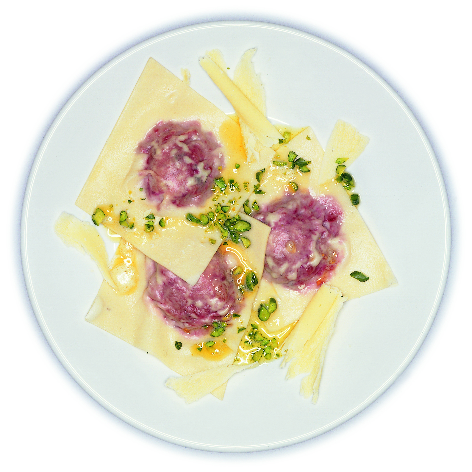 Raviolis à la betterave rouge et au beurre de pistache