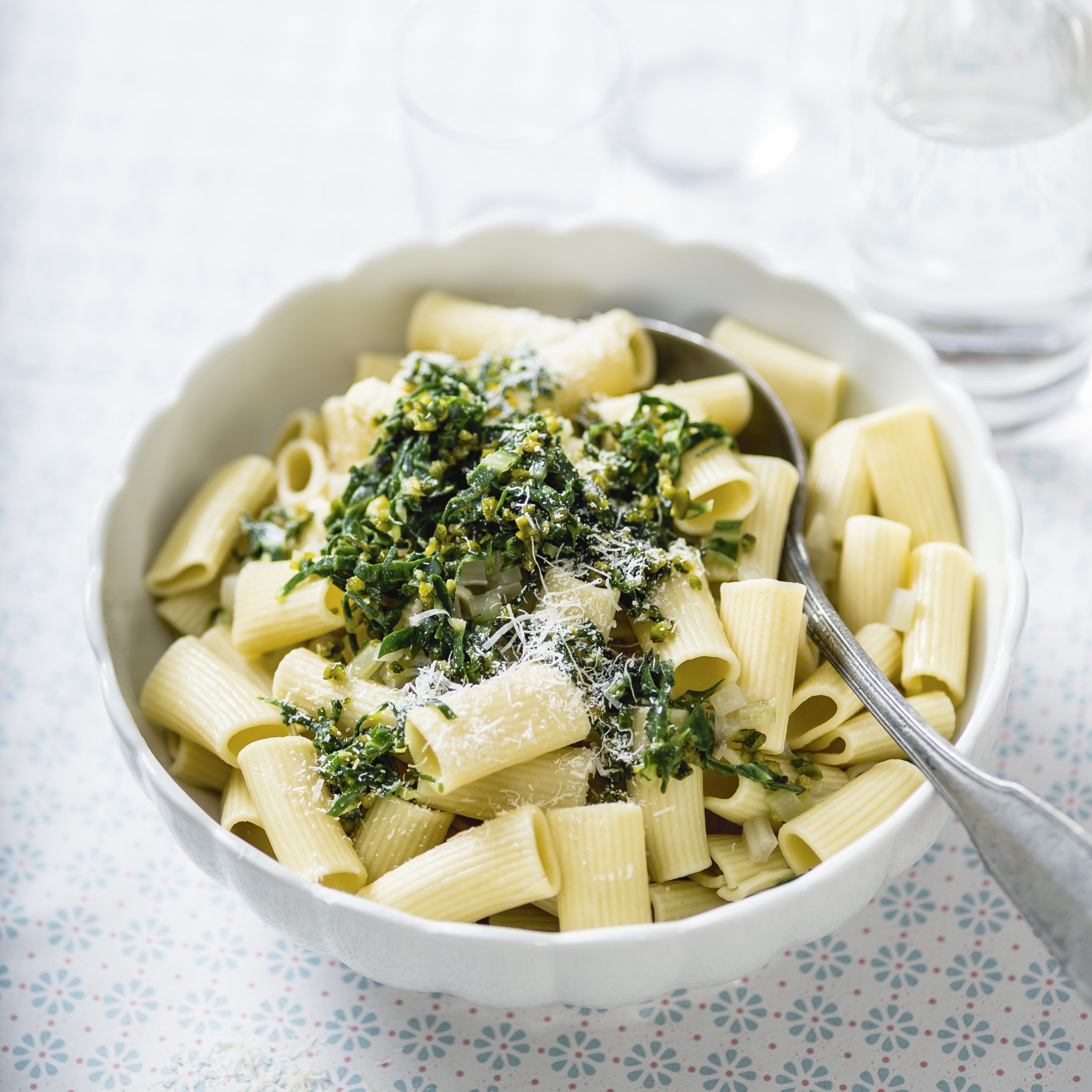 Rigatoni mit Krautstiel-Pesto