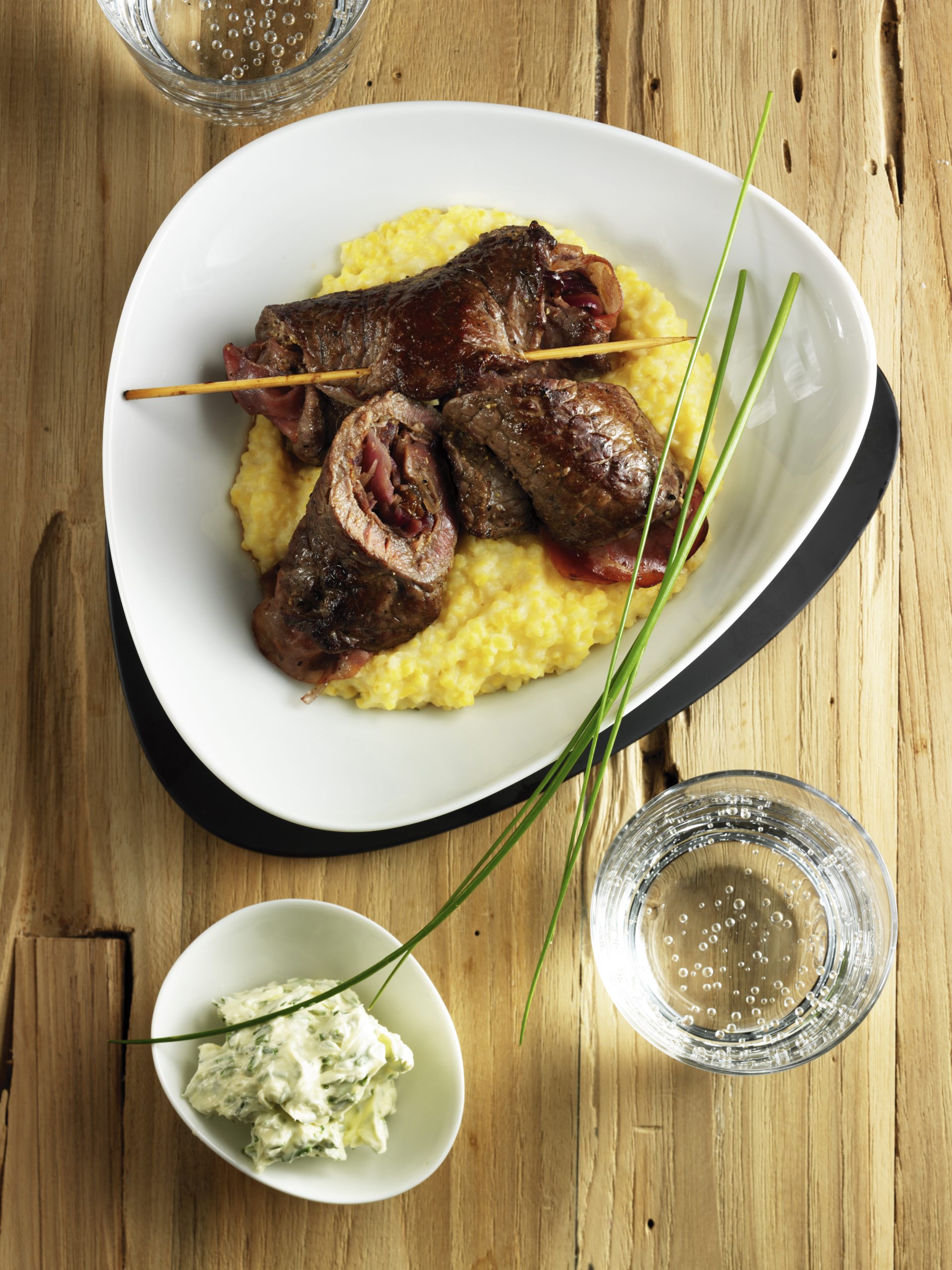 Roulades de boeuf farcies aux oignons et aux raisins secs