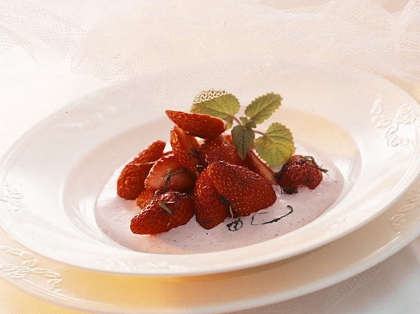 Rosa Erdbeersalat