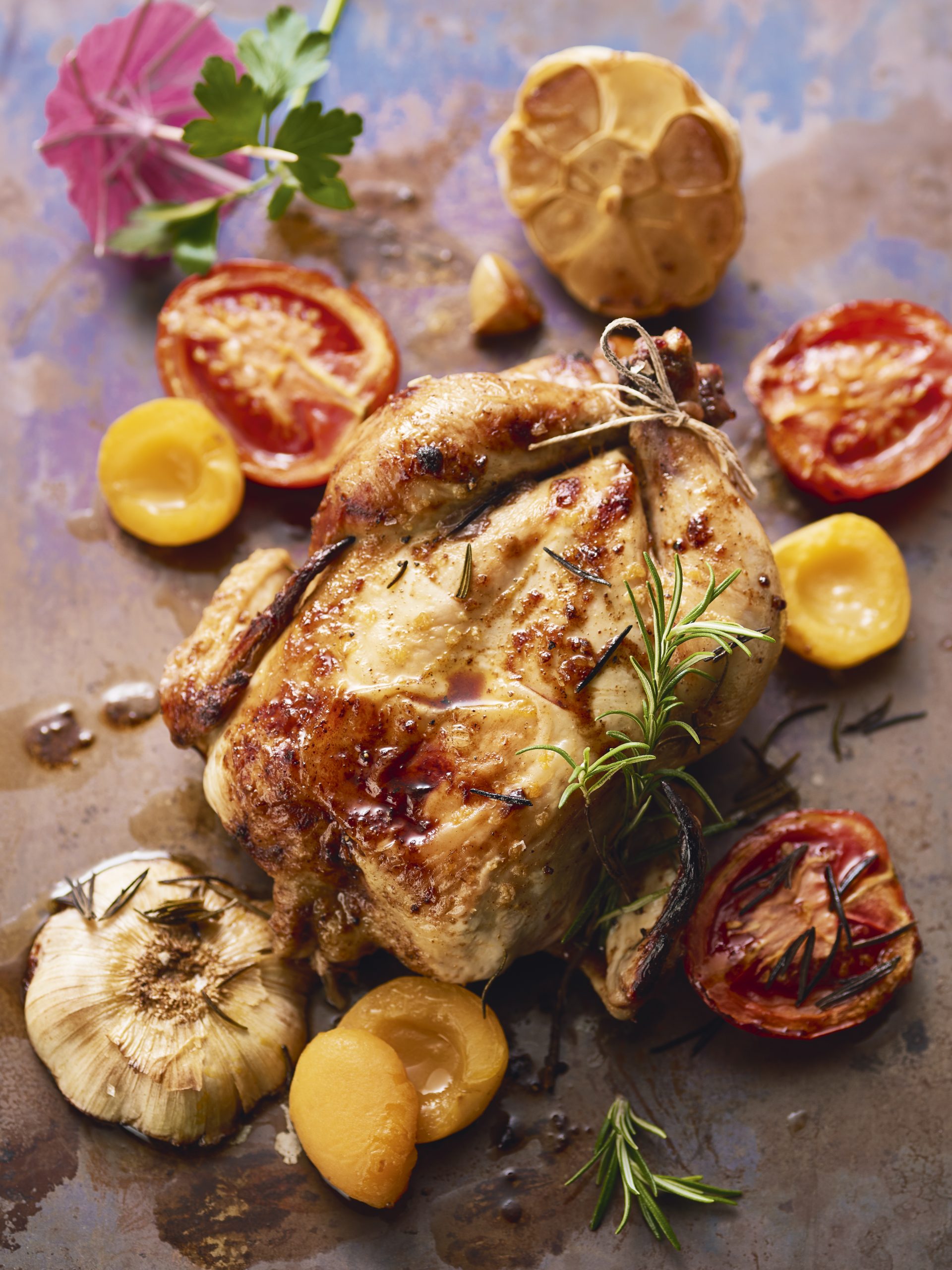 Rosmarin-Poulet mit Aprikosen-Tomaten