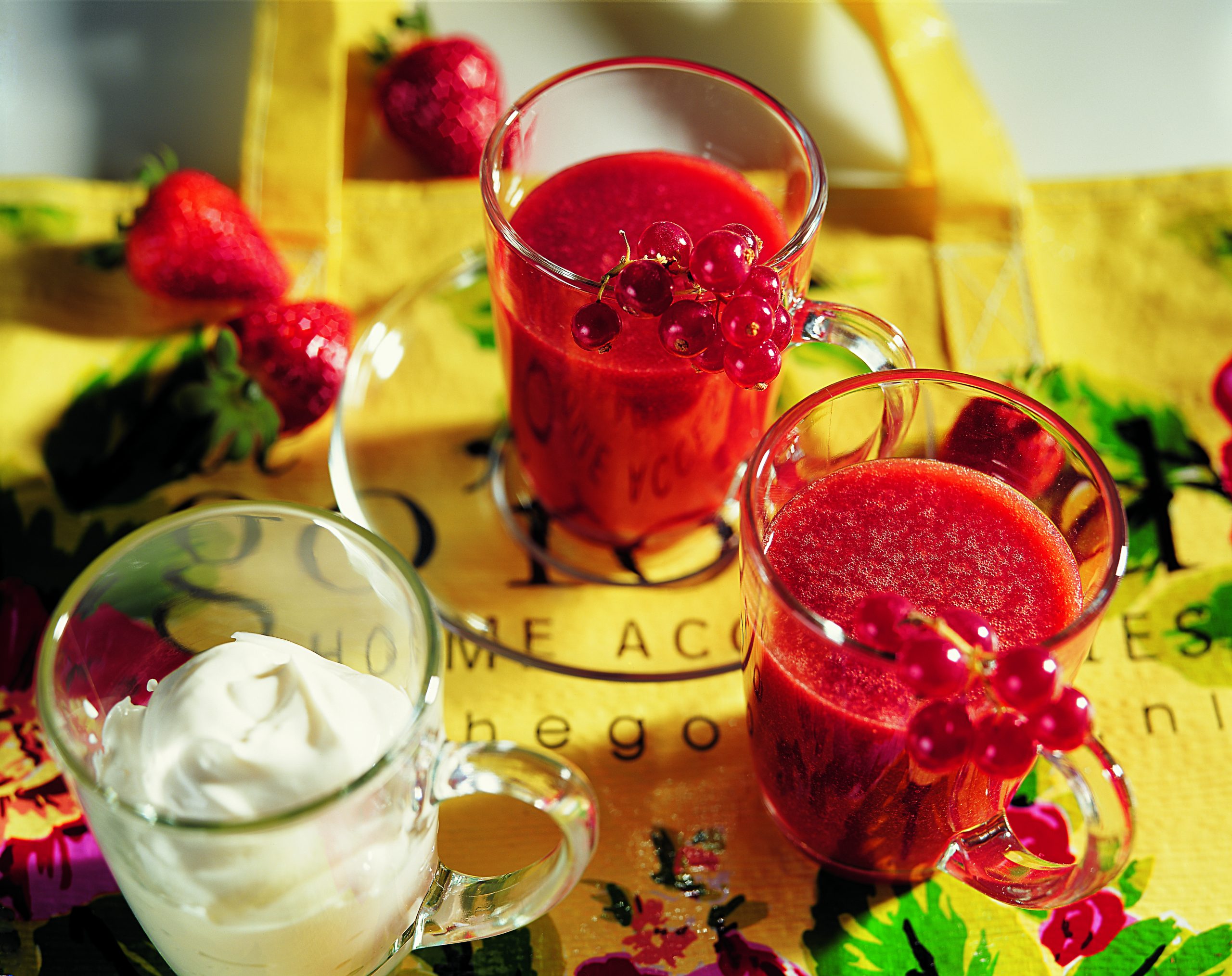 Roter Beerenmix mit Anis