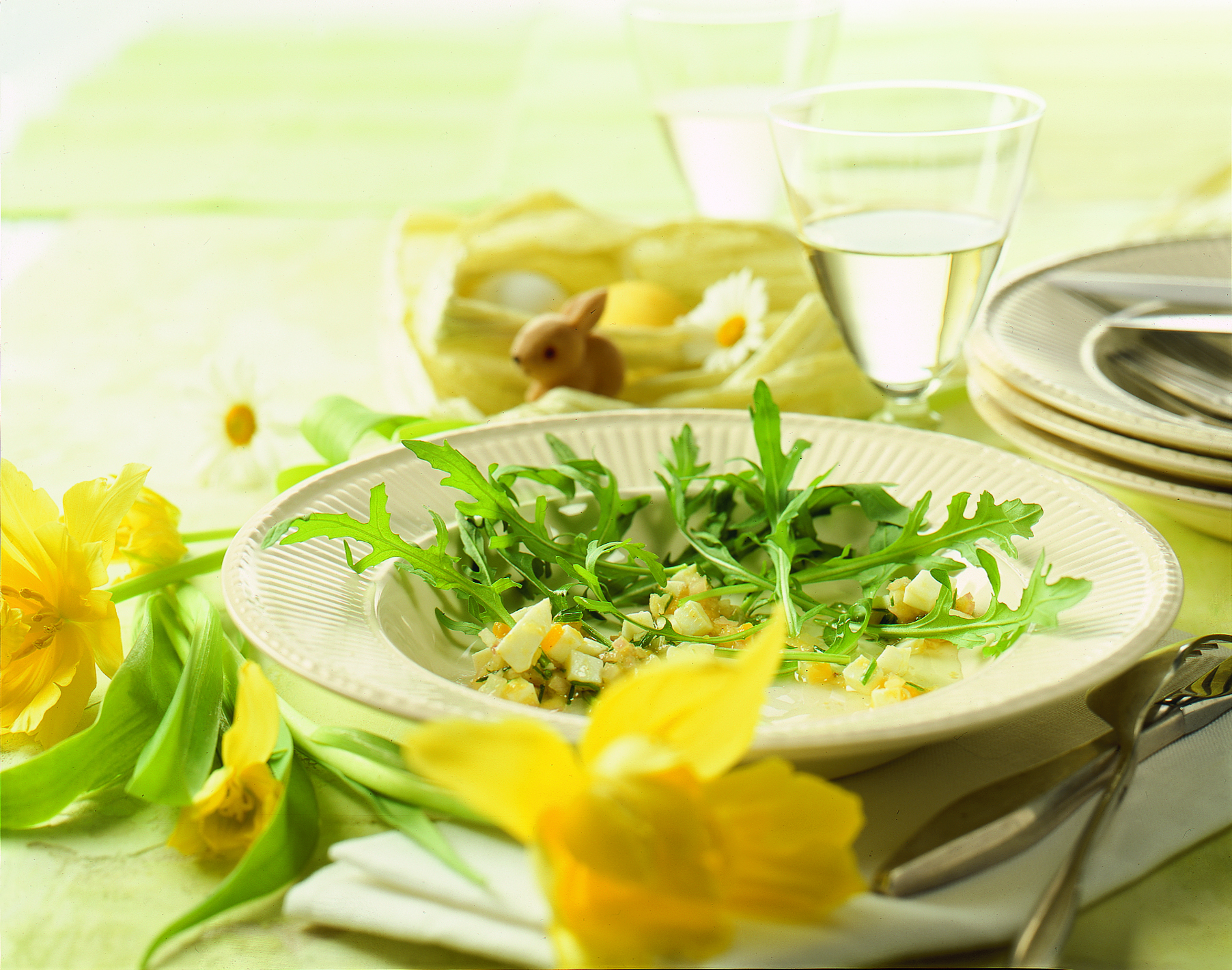 Rucola-Salat mit Eier-Zitronen-Vinaigrette