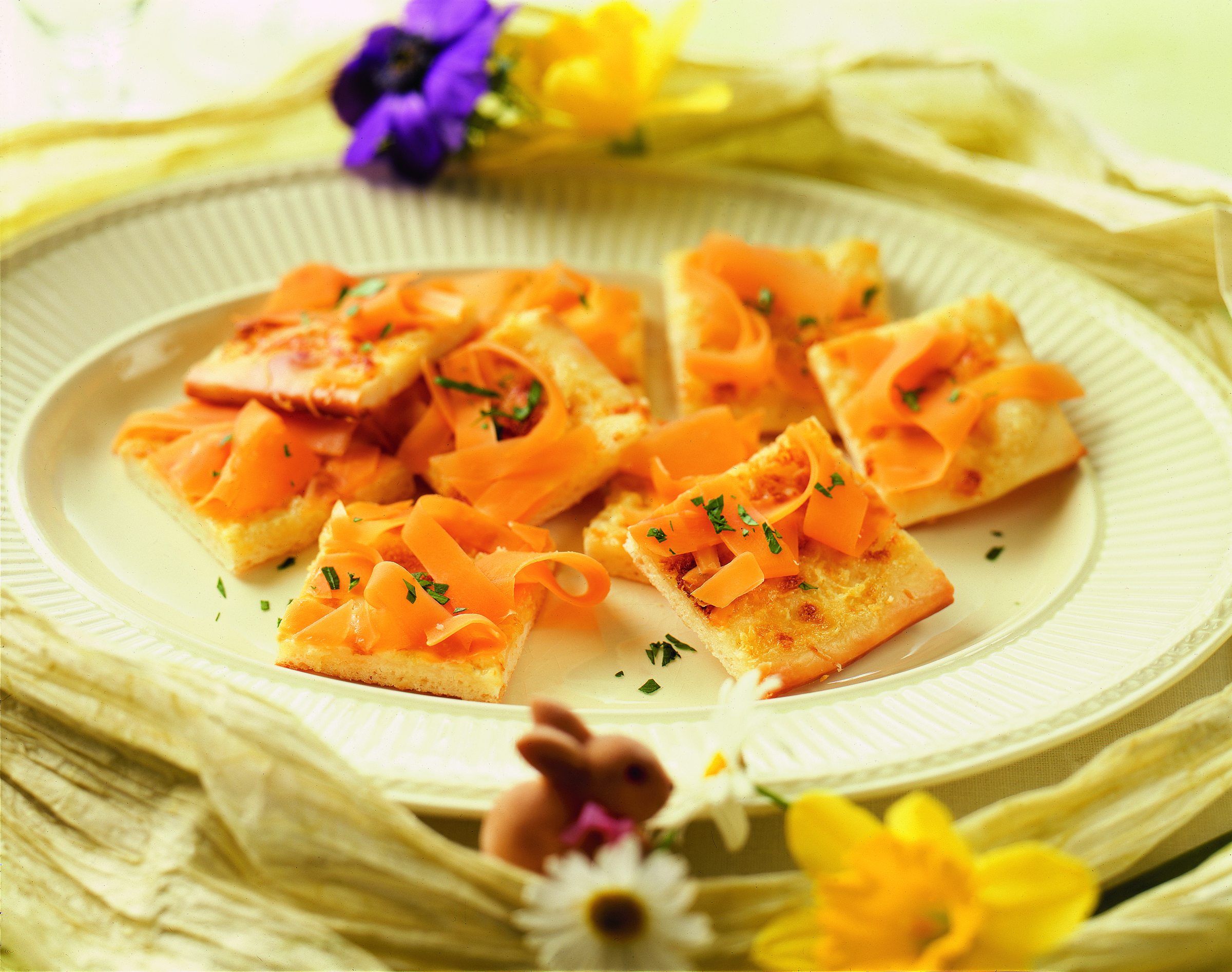 Flammekueche (tarte flambée) aux carottes et à l'Emmental