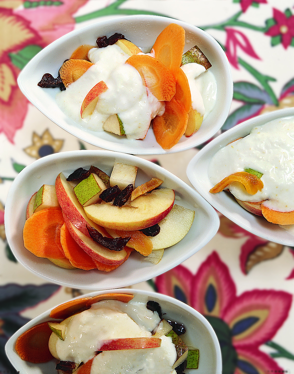 Rüeblifruchtsalat mit Joghurt (Low Carb)