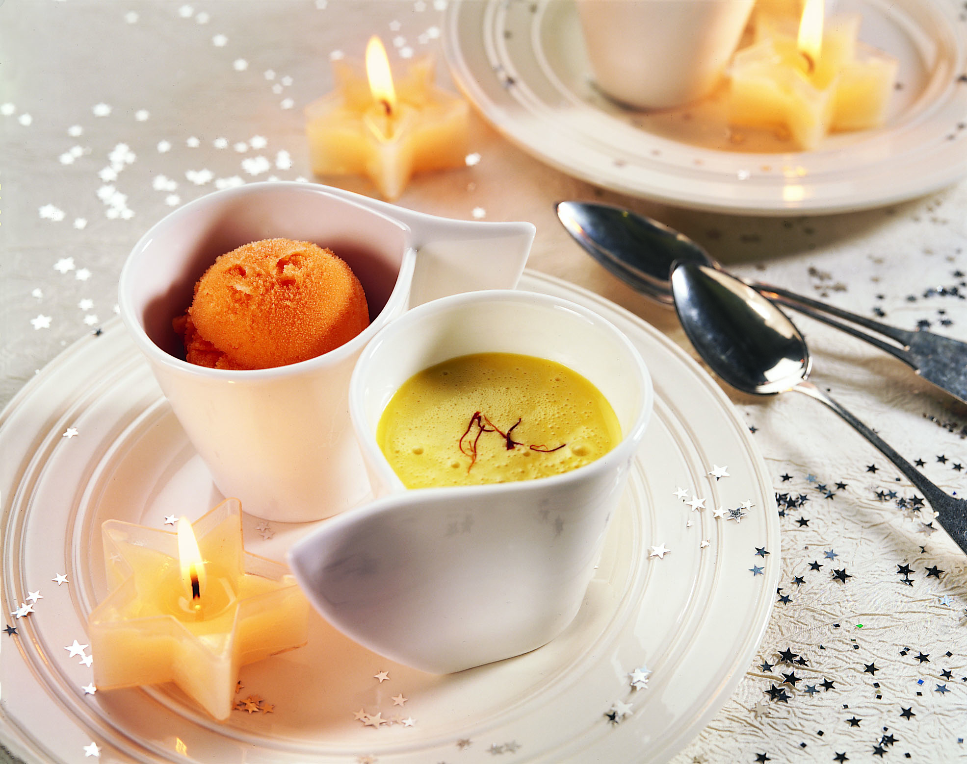 Safransuppe mit Rüeblisorbet