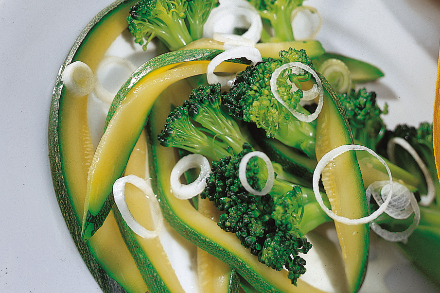 Salat mit Schabziger-Dressing