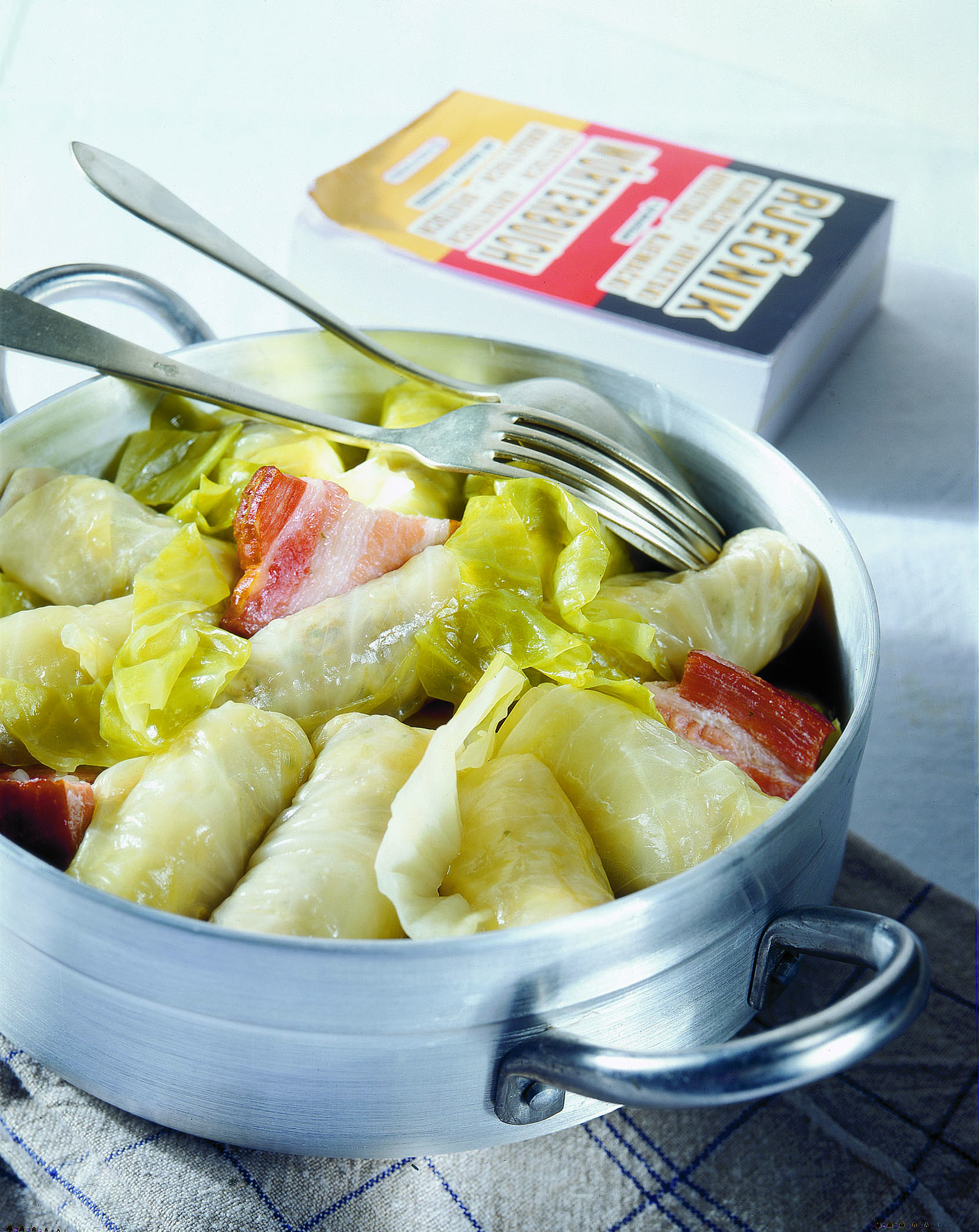 Sarma (Sauerkraut-Hackfleisch-Rollen)