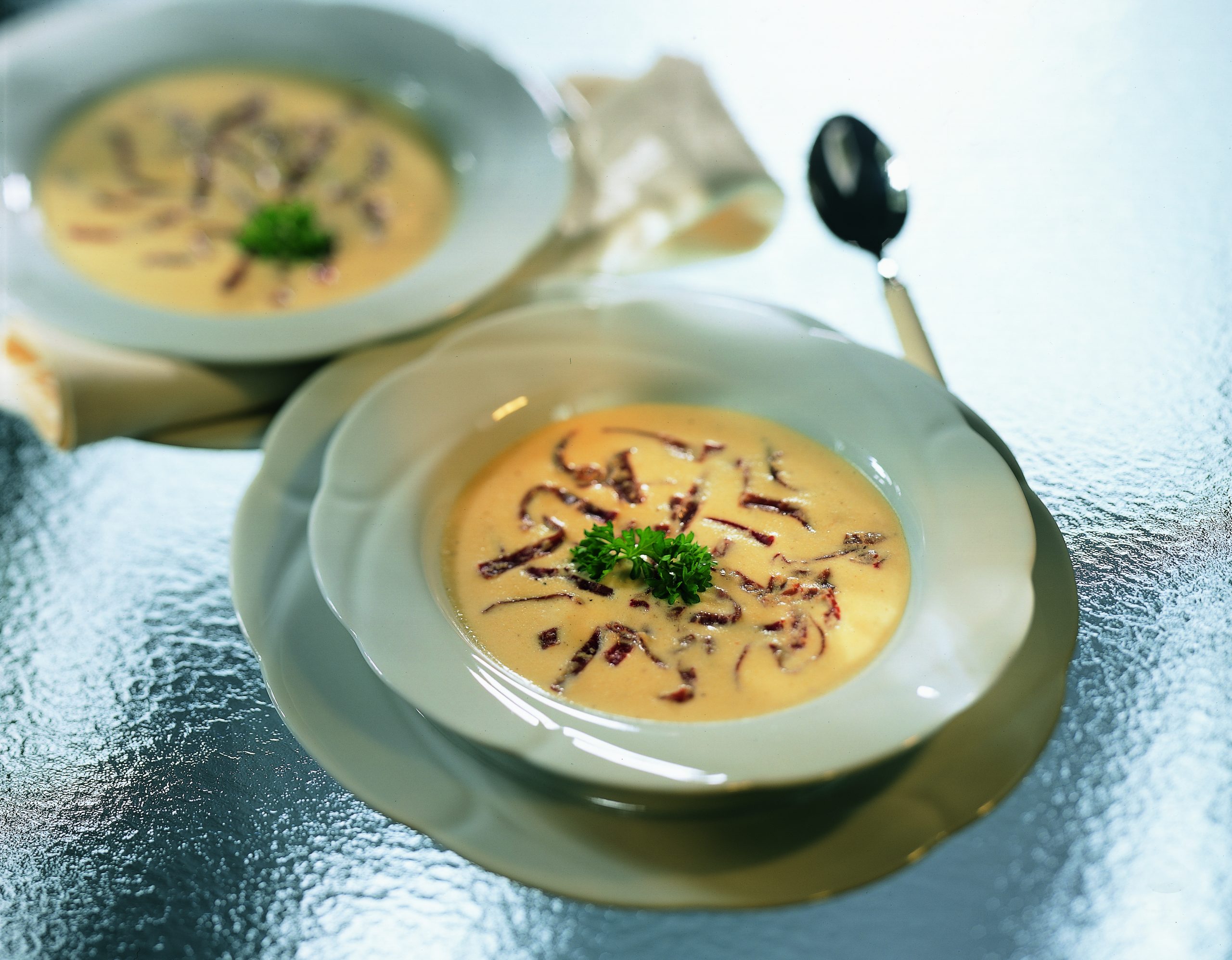 Velouté de choucroute à la viande séchée marinée