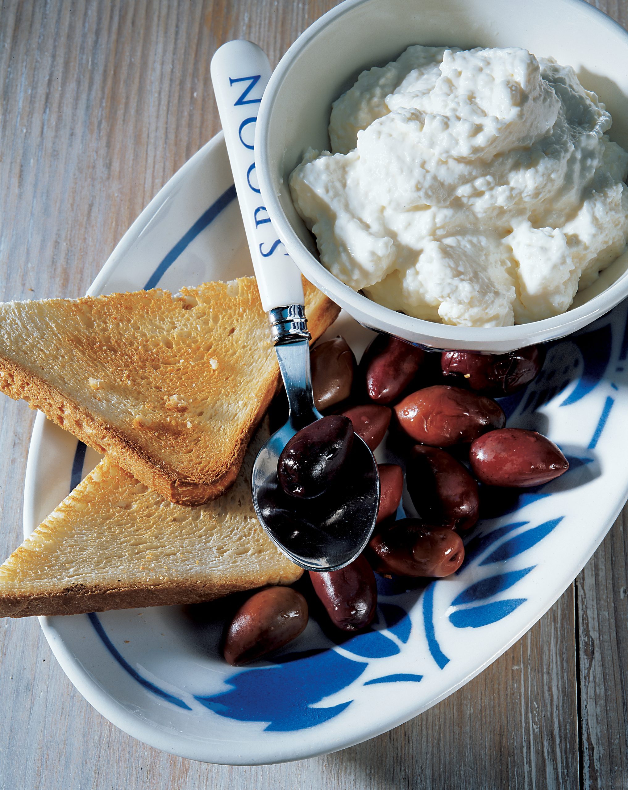 Sbrinz-Mousse mit Oliven