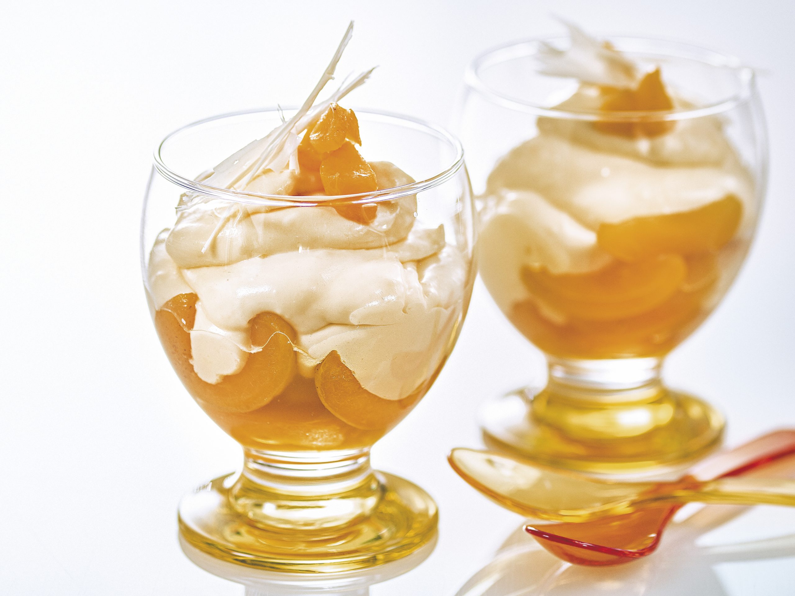 Mousse au chocolat, yogourt et abricots