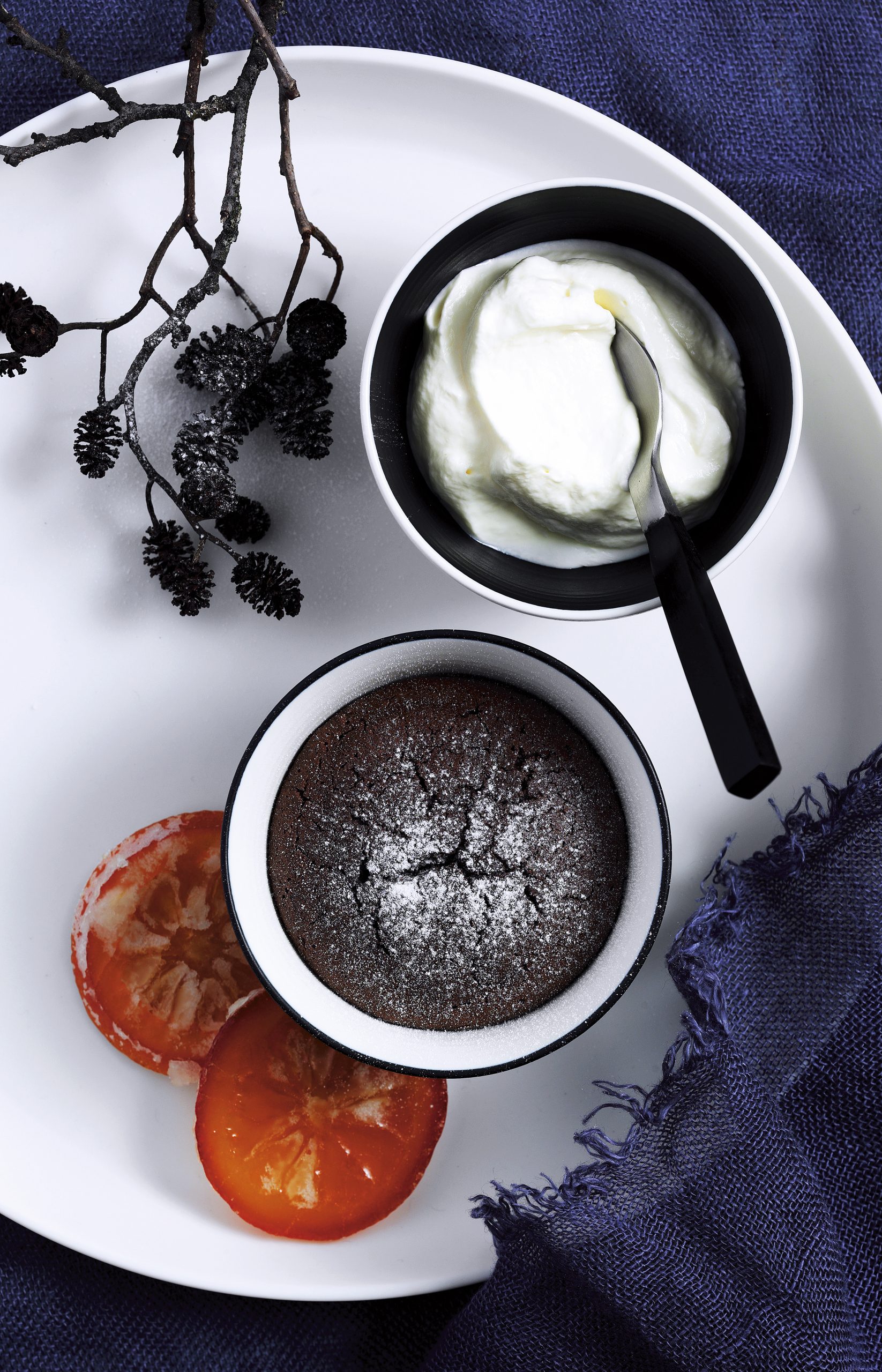 Gâteaux au chocolat et crème à l'orange