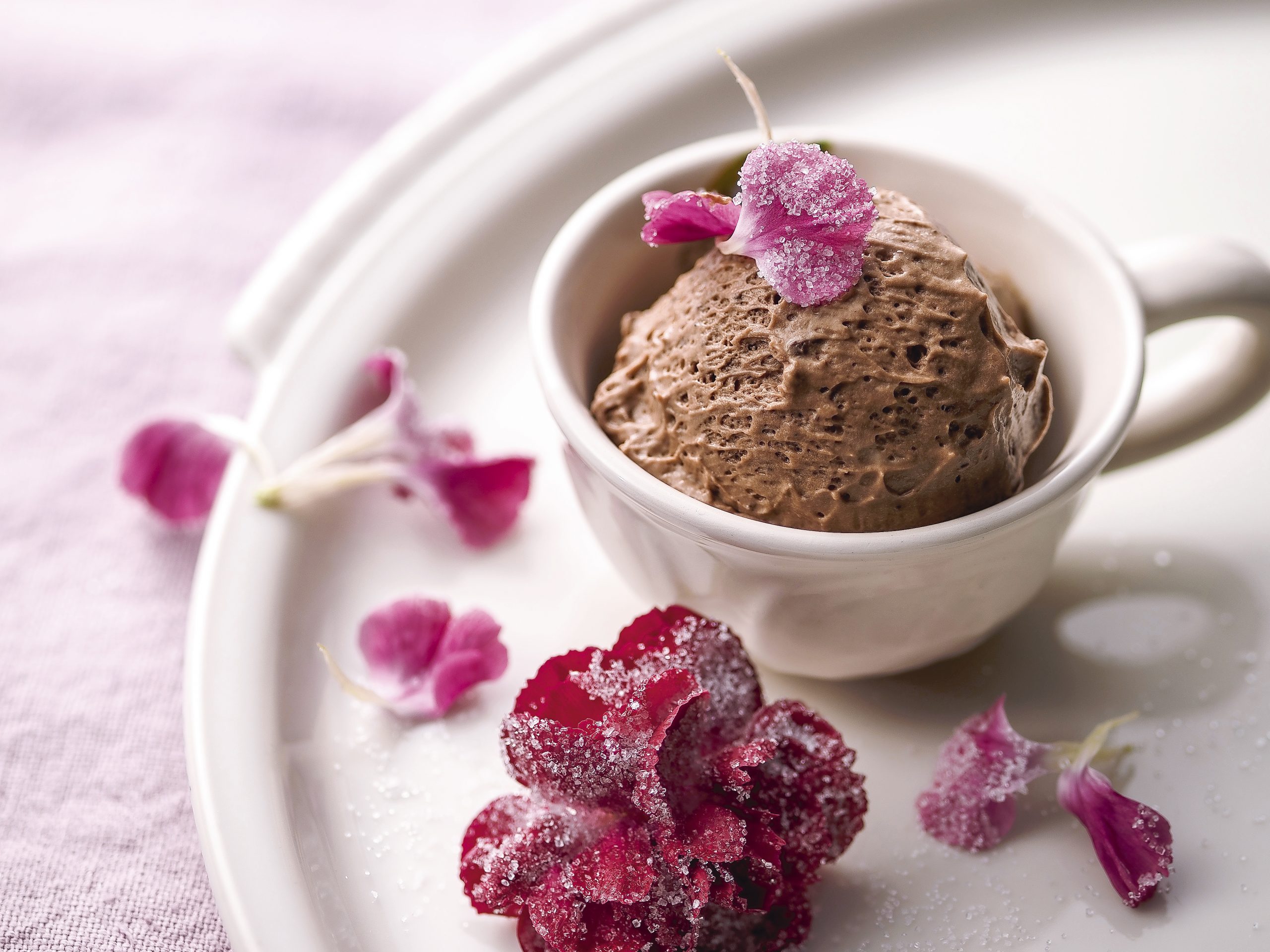 Schokoladenmousse mit Nelken