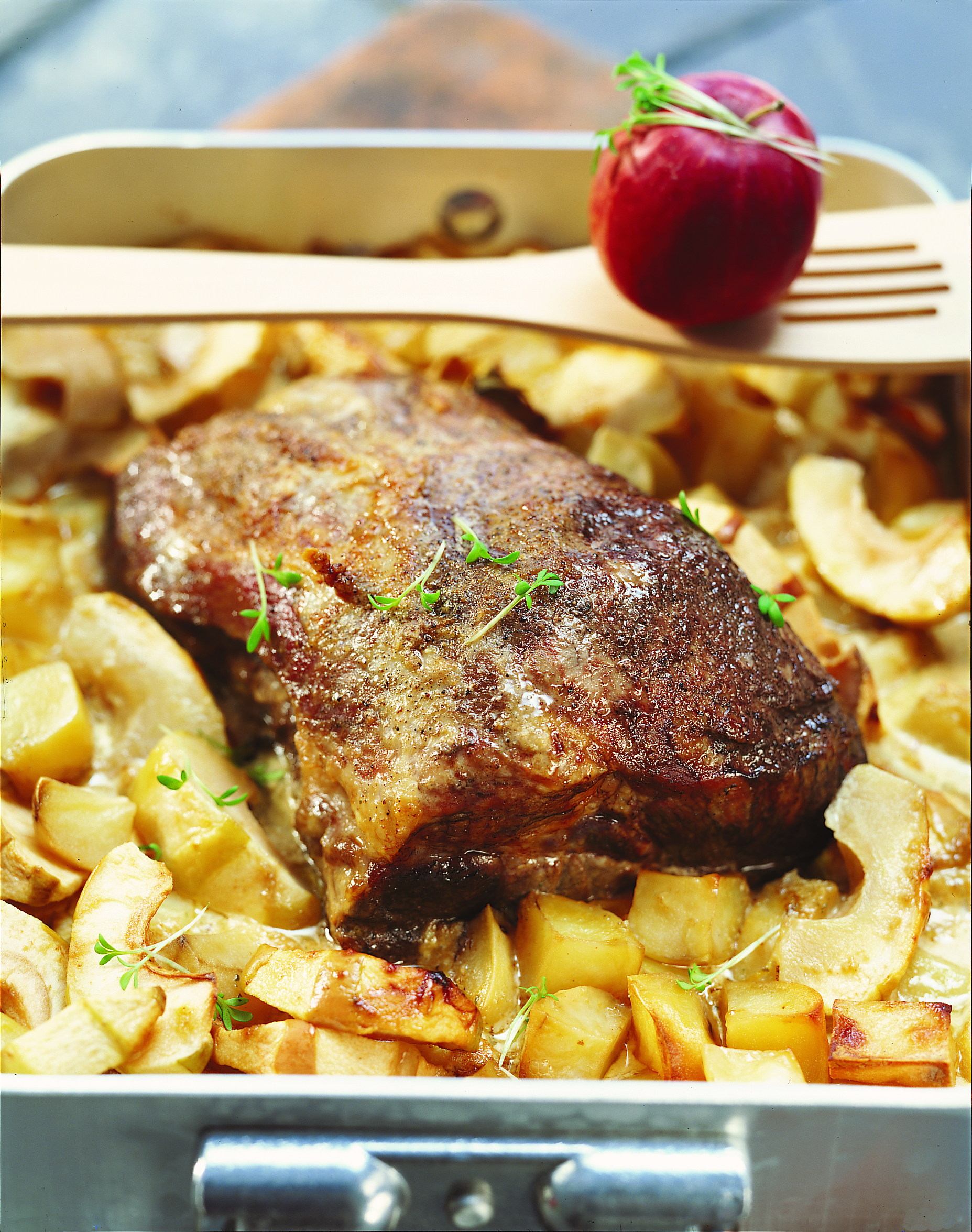 Schweinsbraten mit Kartoffel-Apfelkompott