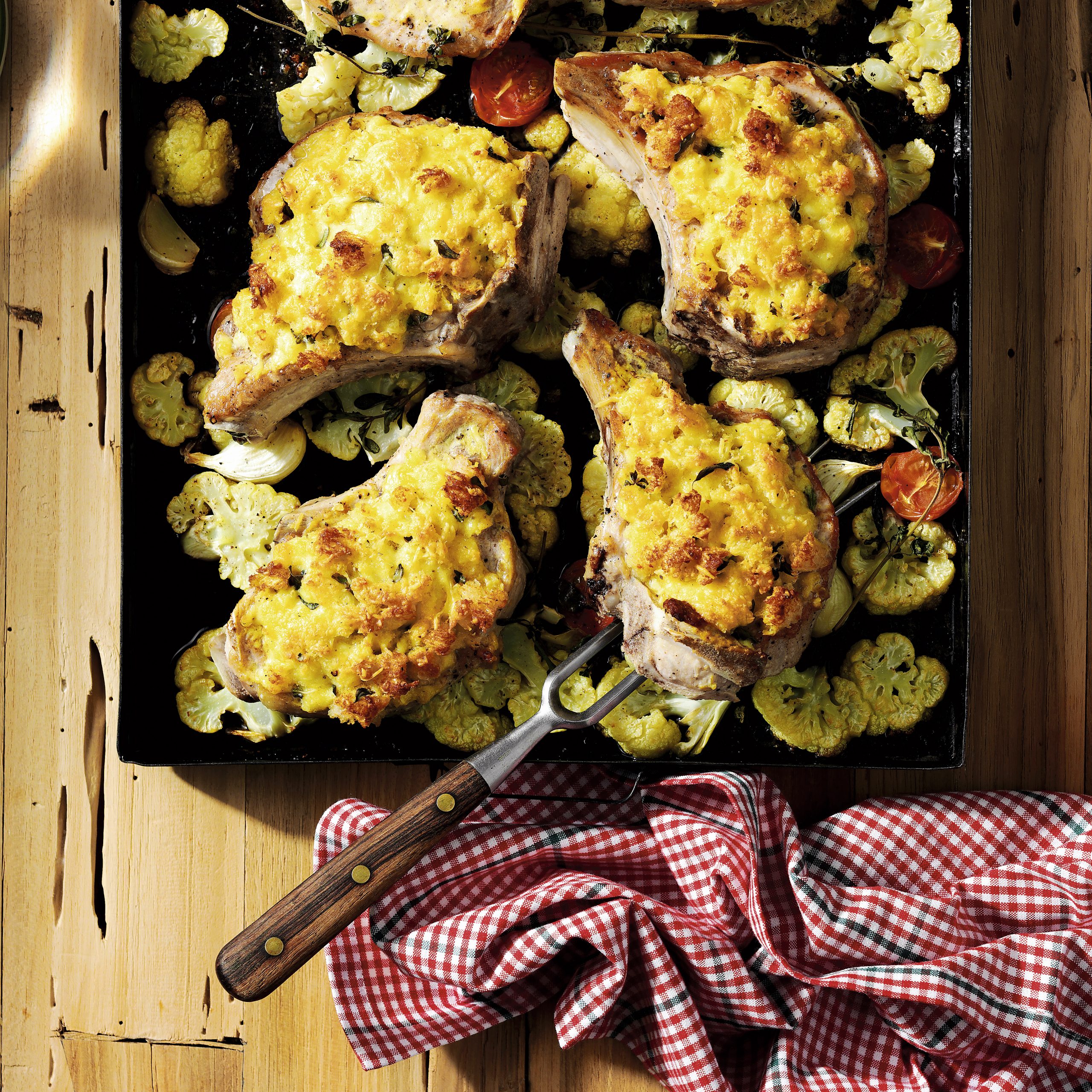 Schweinskoteletts mit Alpkäsekruste