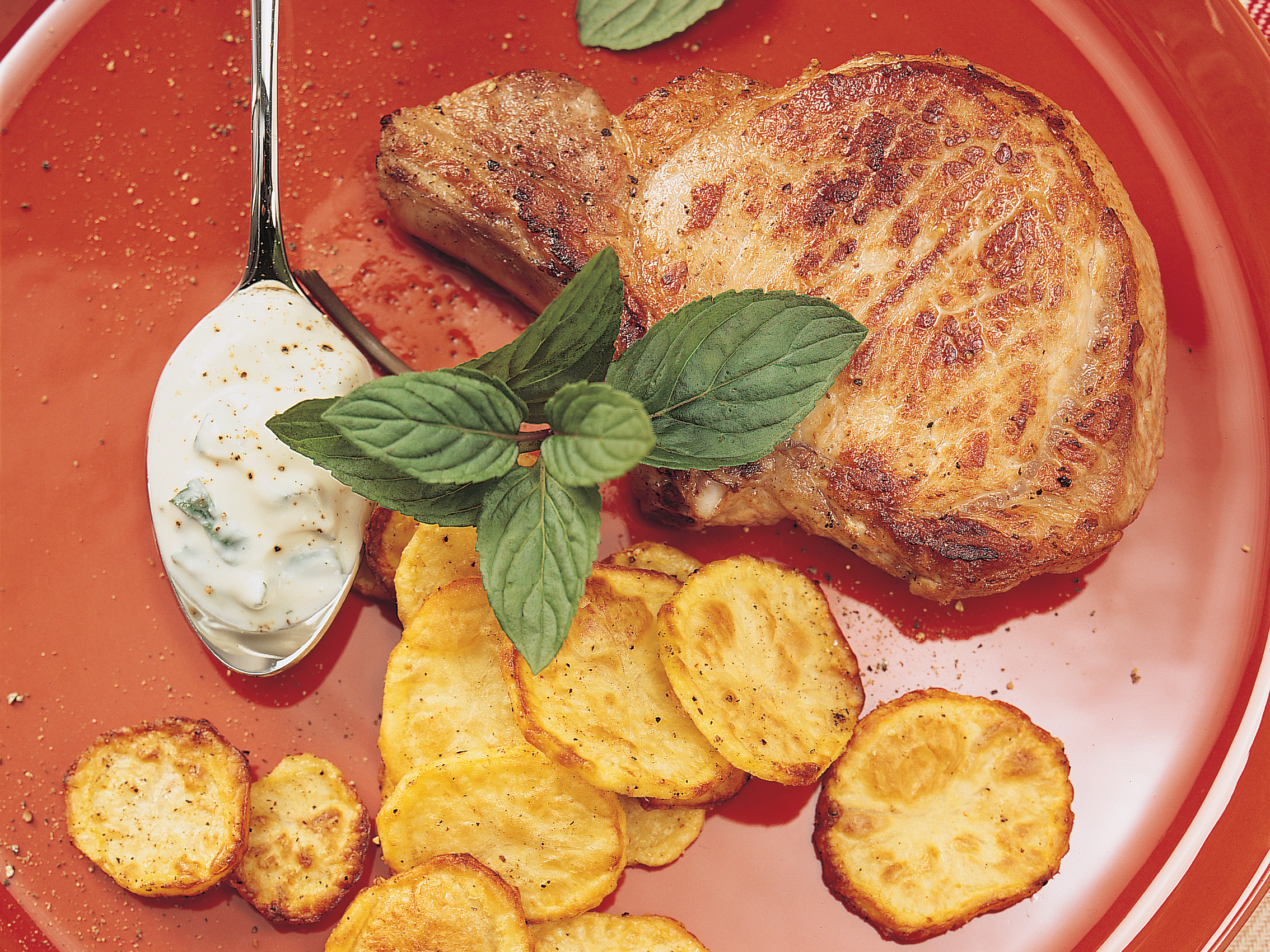 Côtelettes de porc et séré à la menthe