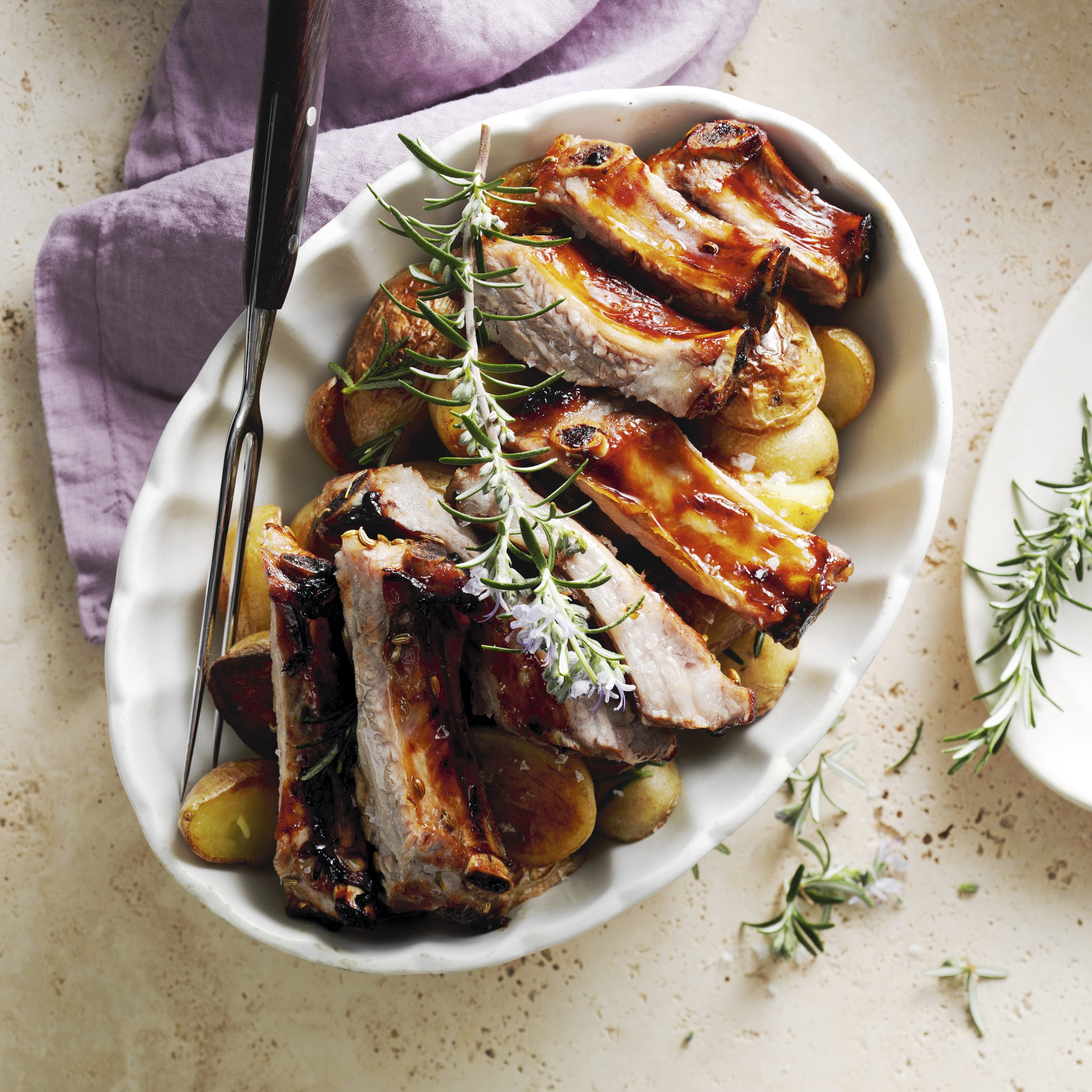 Schweinsrippchen mit Rotweinglasur
