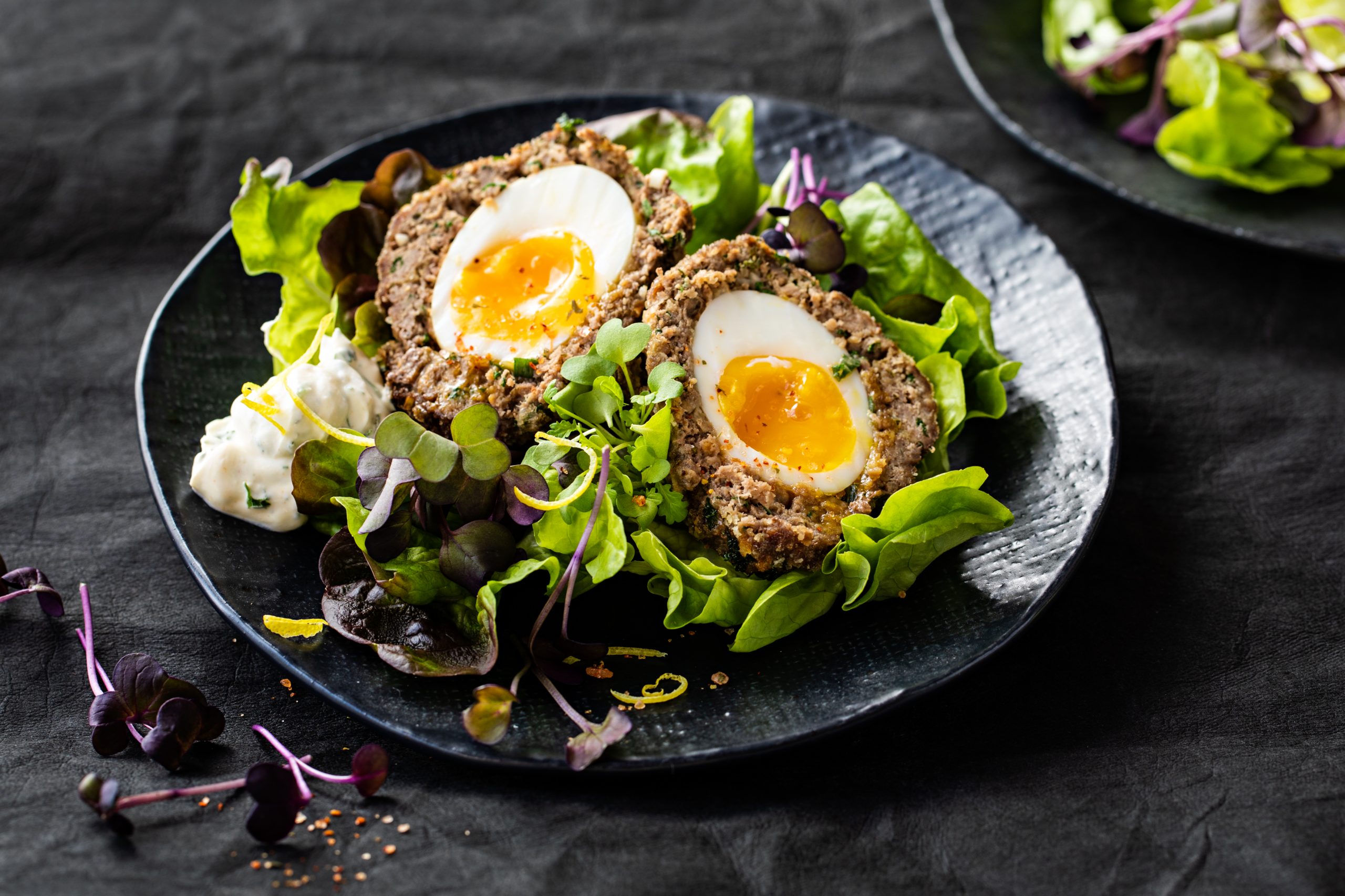 Scotch eggs et séré aux fines herbes