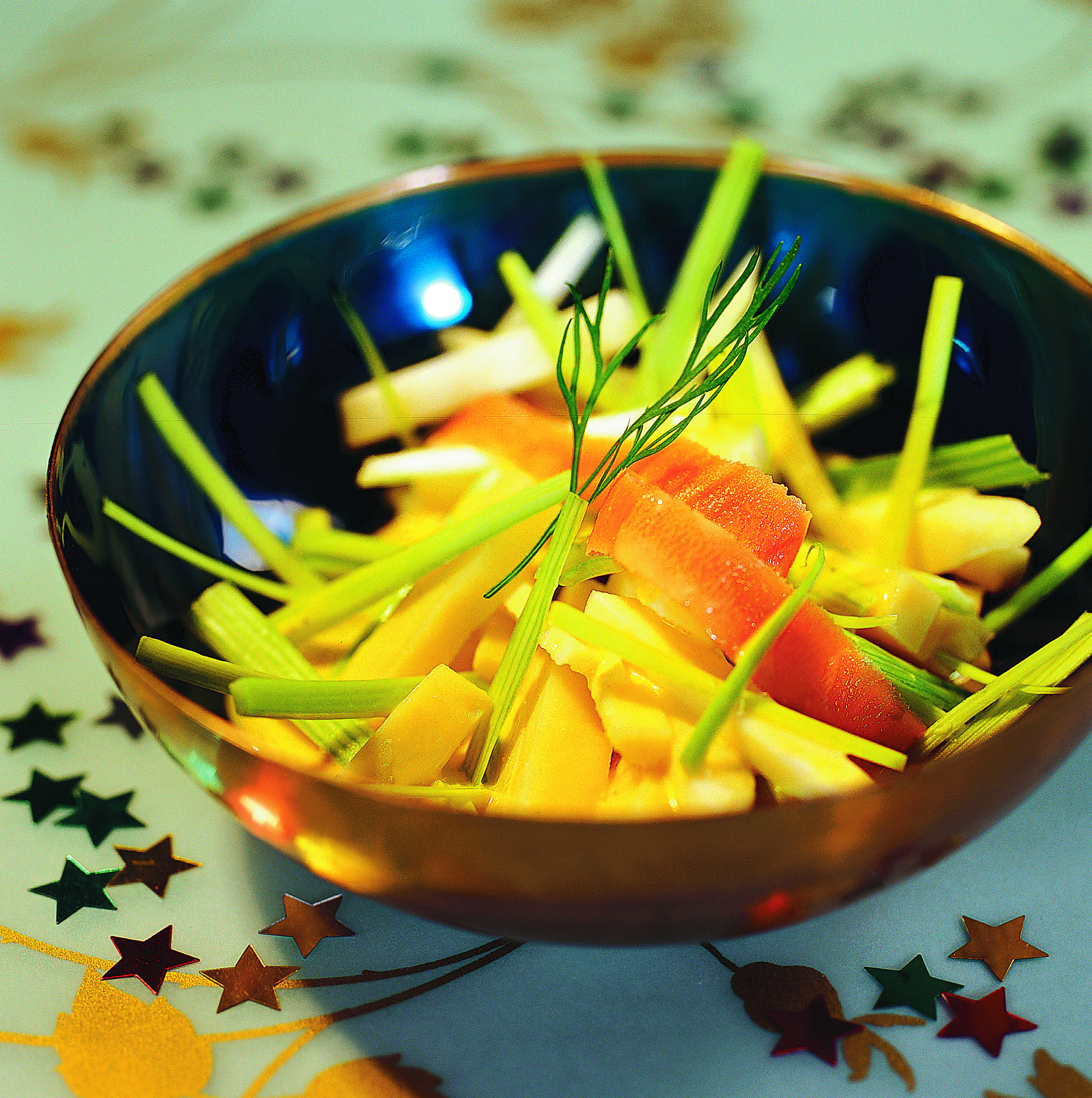 Sellerie-Lauch-Käsesalat mit Joghurtsauce