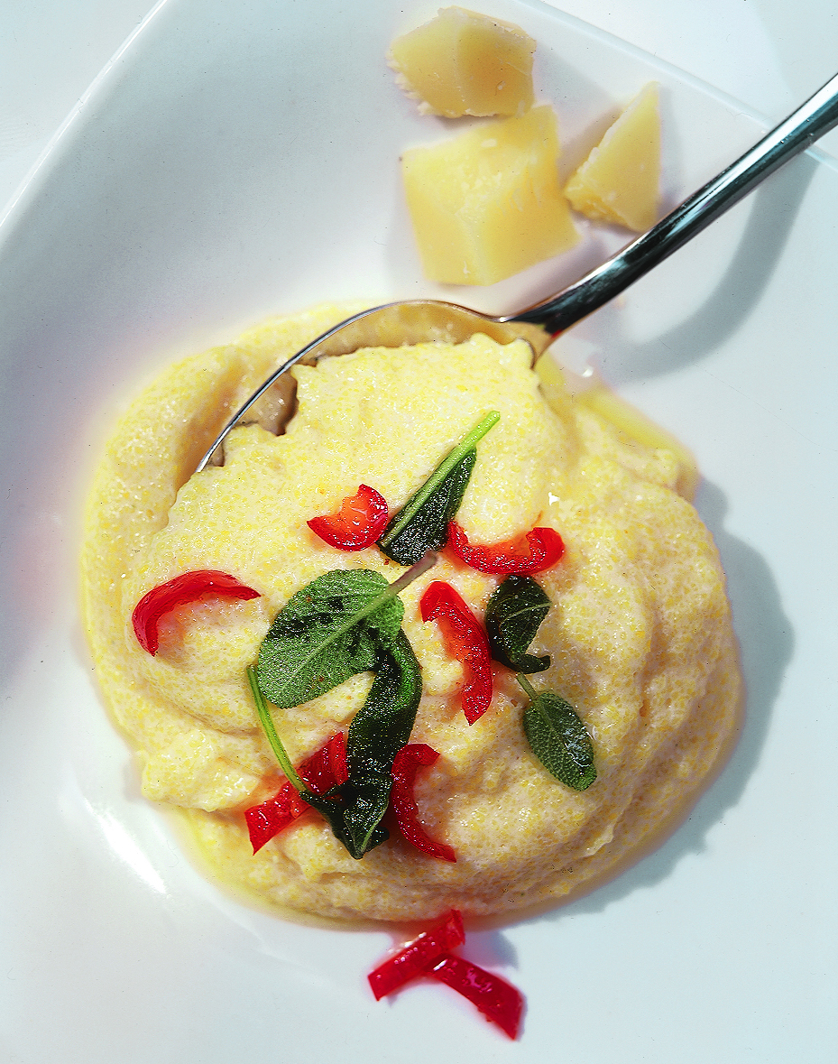 Soft-Polenta mit Salbeibutter
