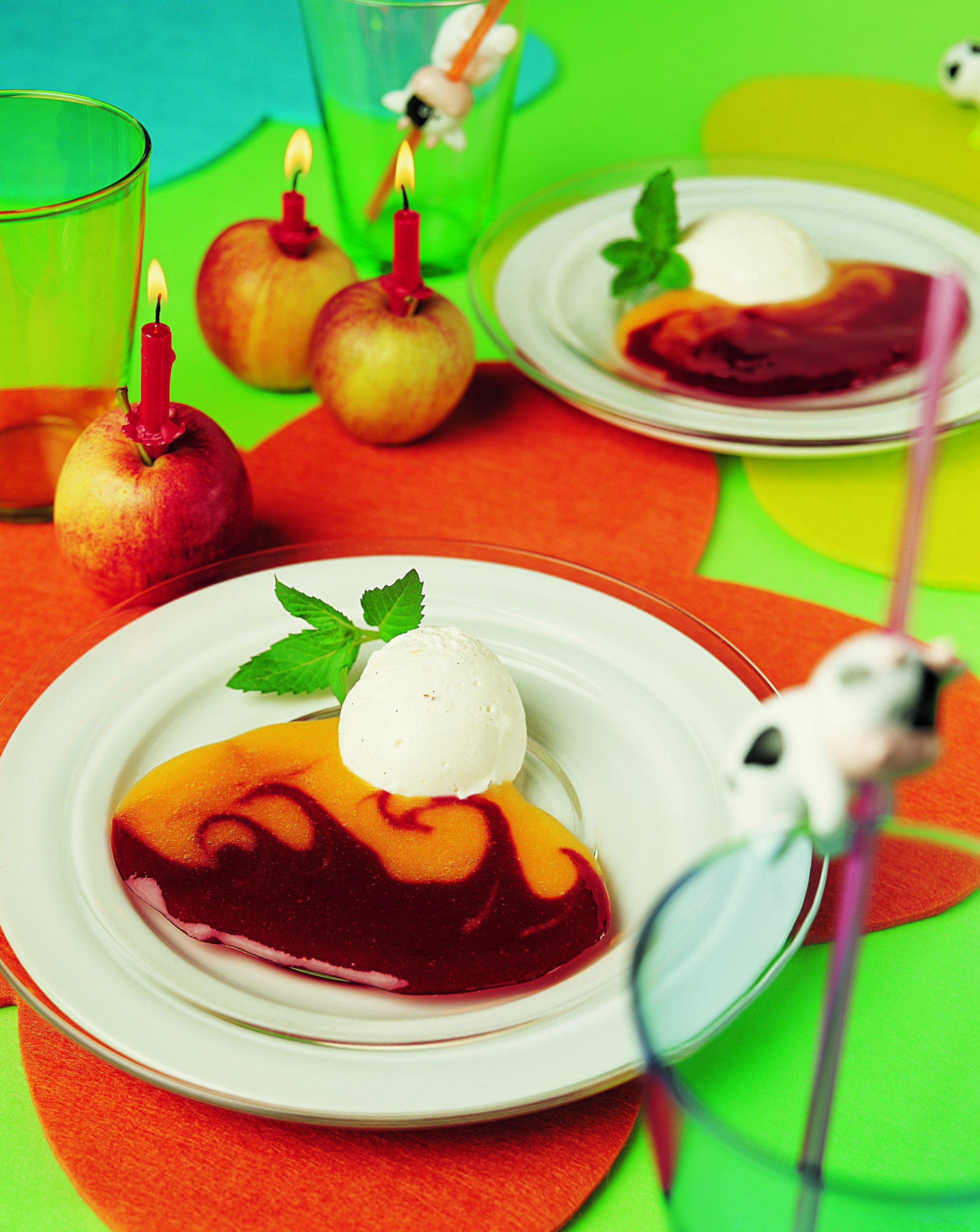 Sonnenuntergang (Quark-Mousse mit Fruchtsaucen)