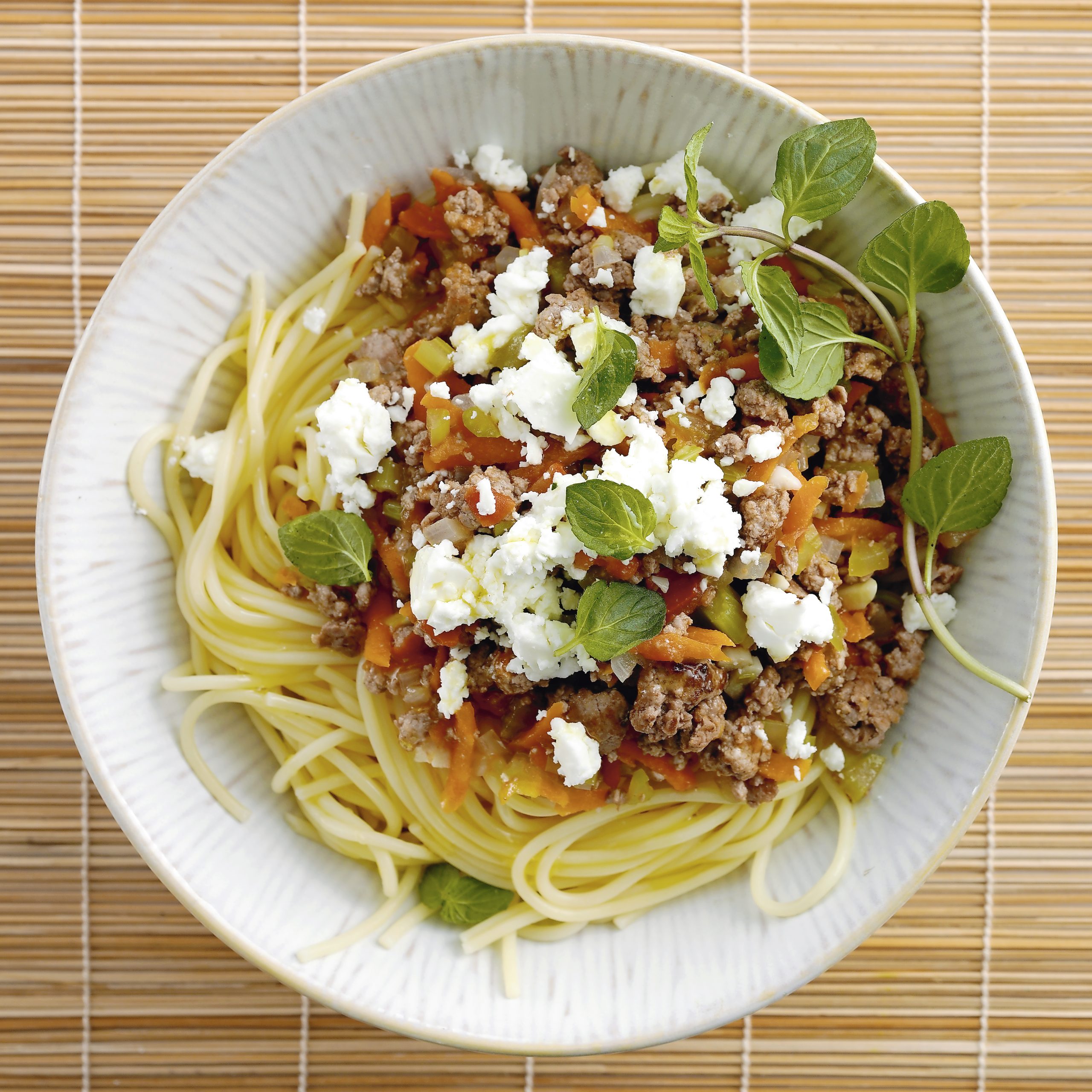 Spaghetti mit Lamm-Minze-Bolognese