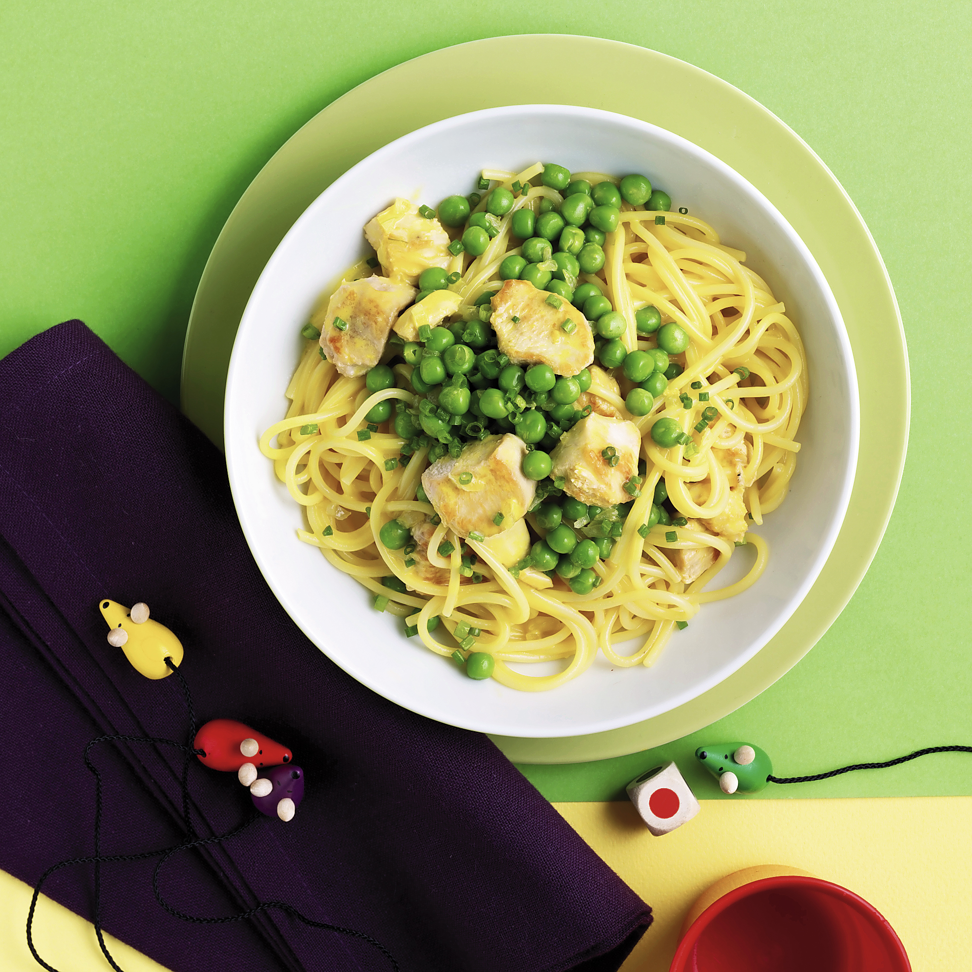 Spaghetti mit Poulet-Erbsen-Sauce