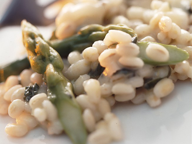 Spargel-Gerstenrisotto