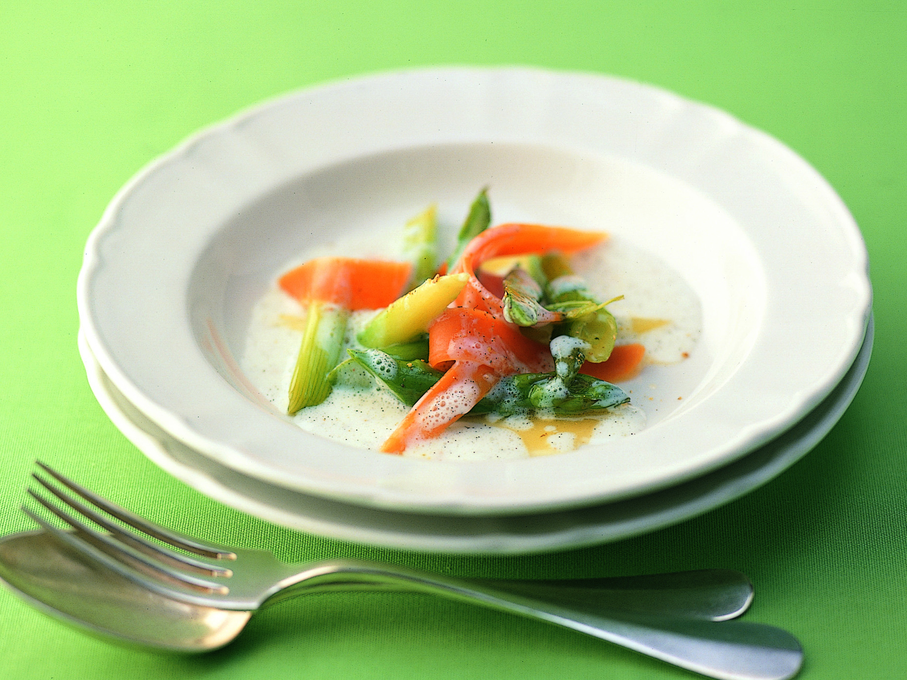 Spargel-Rüebli-Gemüse mit Vanille-Buttermilch