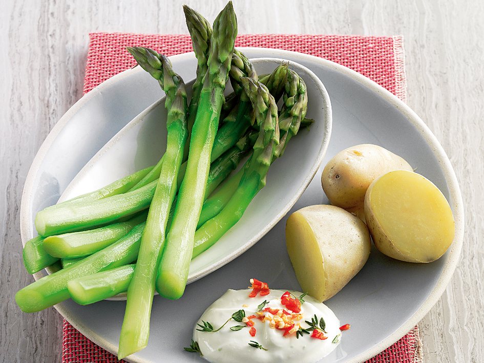 Spargeln mit Limettenquark