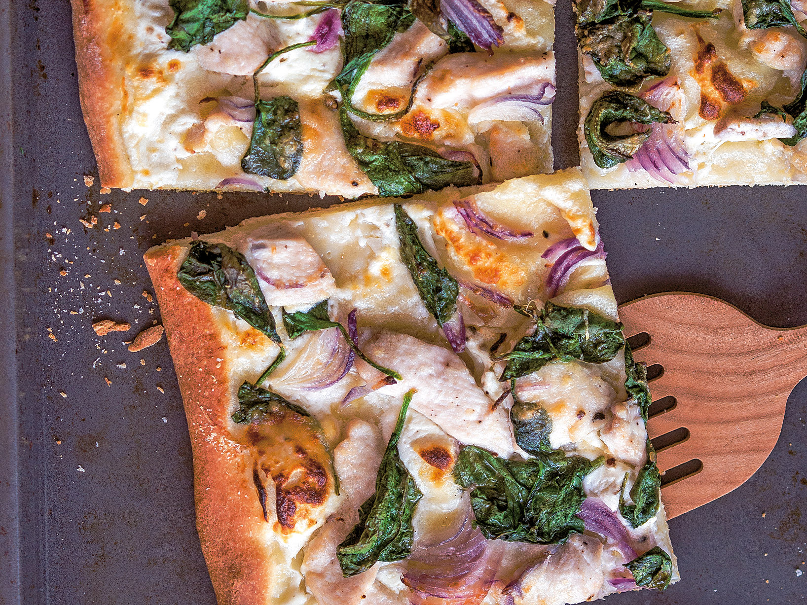 Pizza aux épinards et au poulet