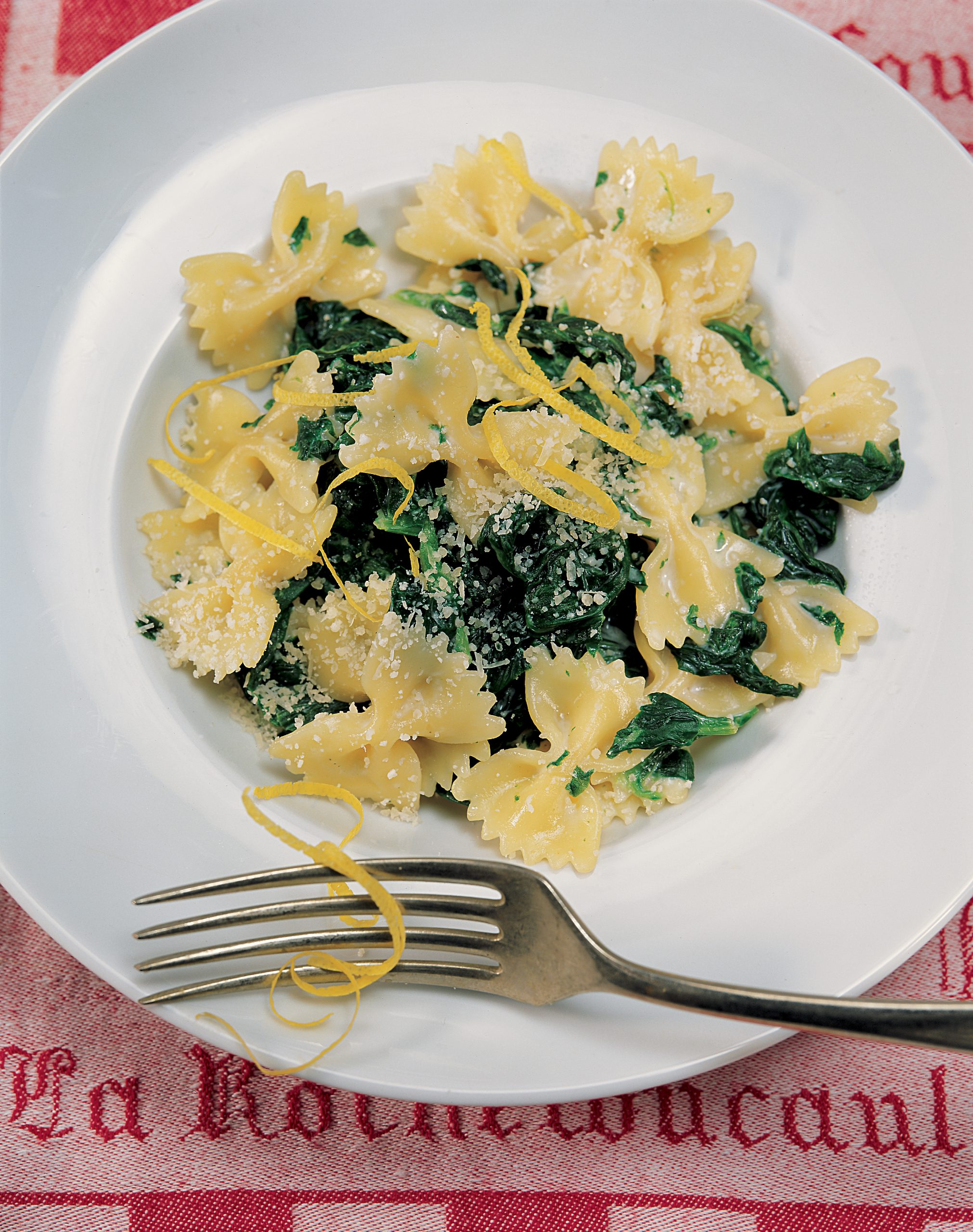 Farfalle aux épinards et au citron