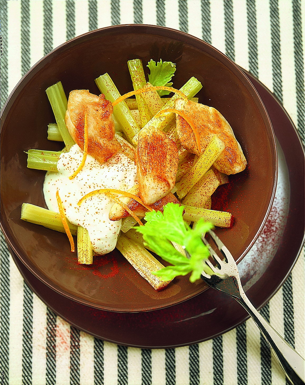 Stangensellerie mit Poulet