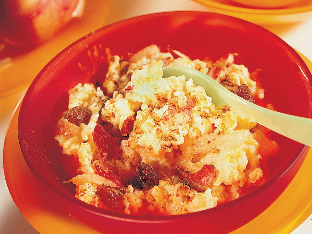Süsse Milchpolenta mit Äpfeln, Rosinen und Zimt