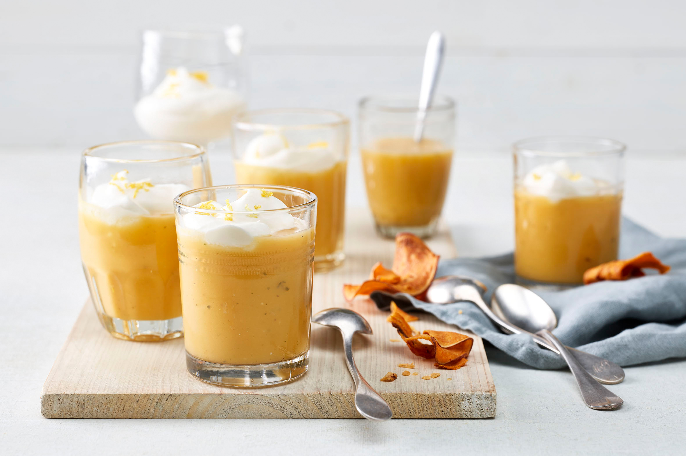 Soupe de patates douces et nuage de crème