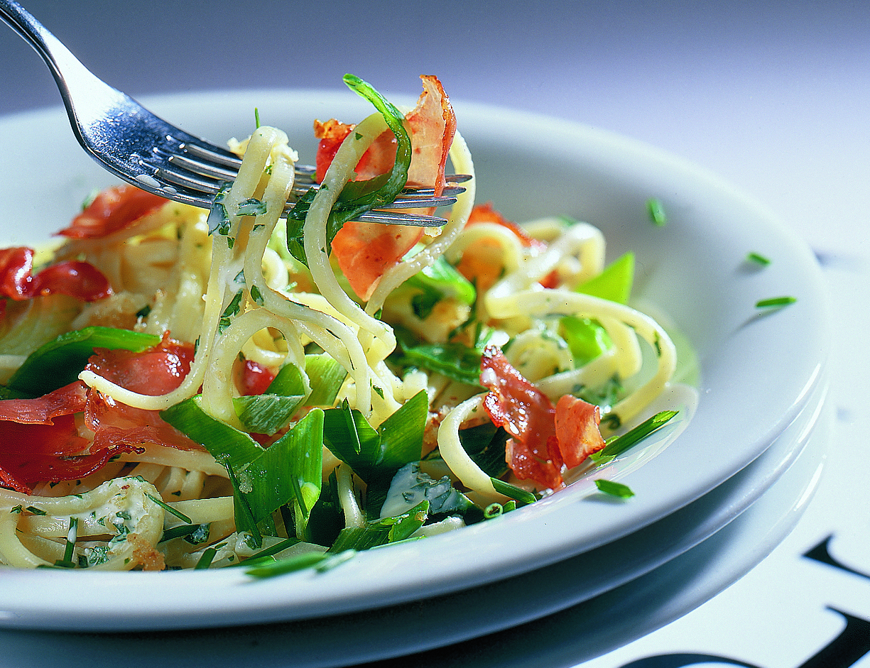 Taglierini aux oignons et au fromage frais