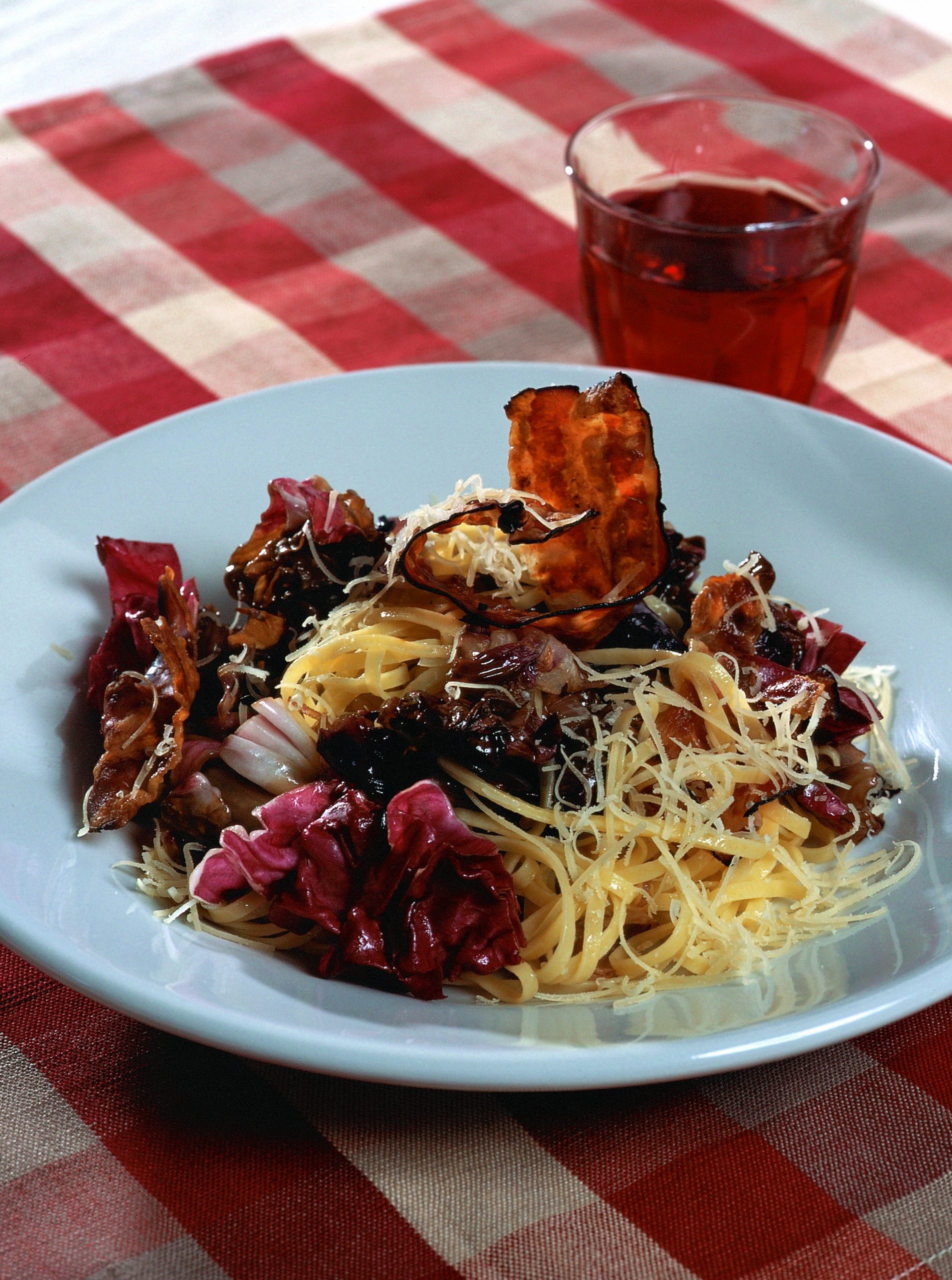 Taglierini à la salade de Trévise et au lard