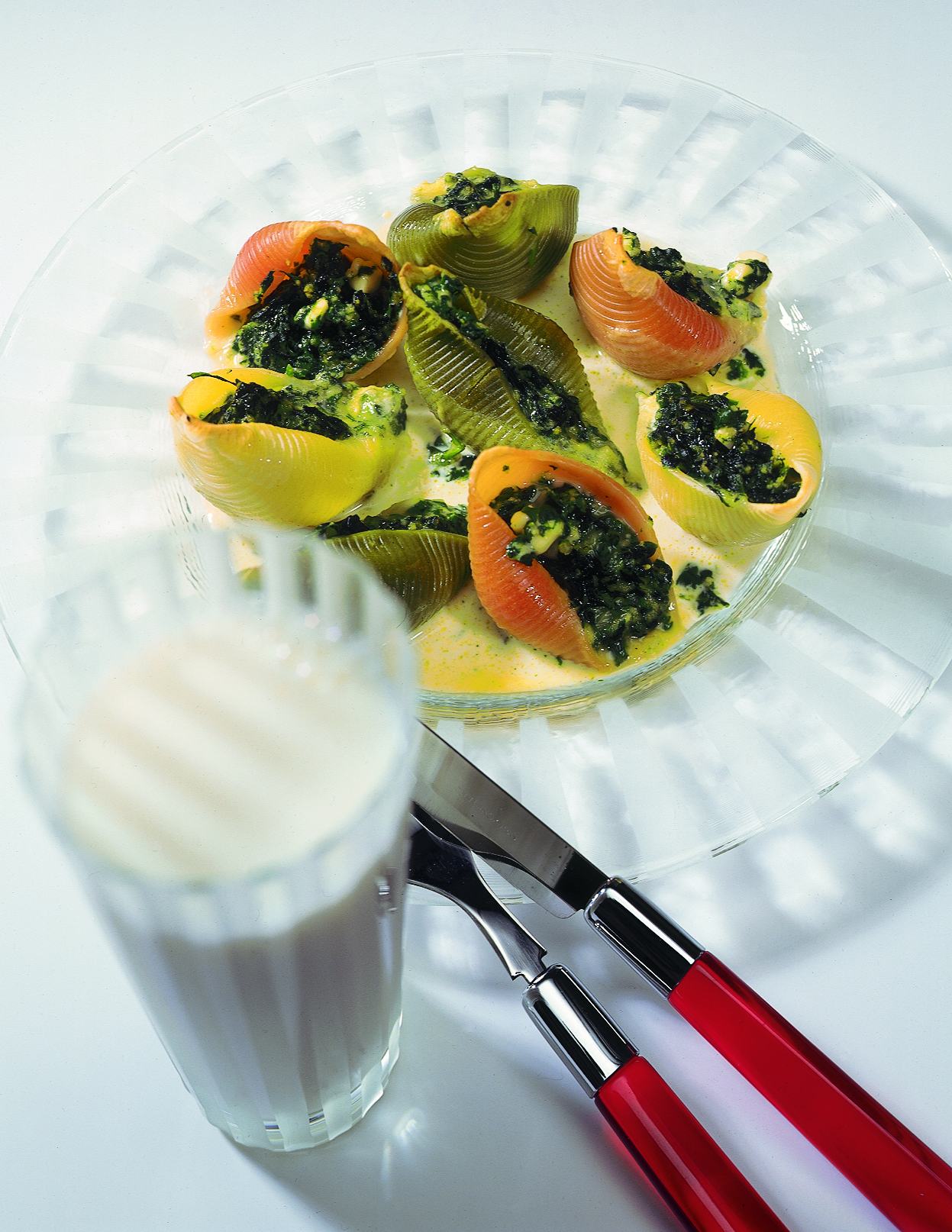 Teigwarenmuscheln mit Spinat-Käse-Füllung