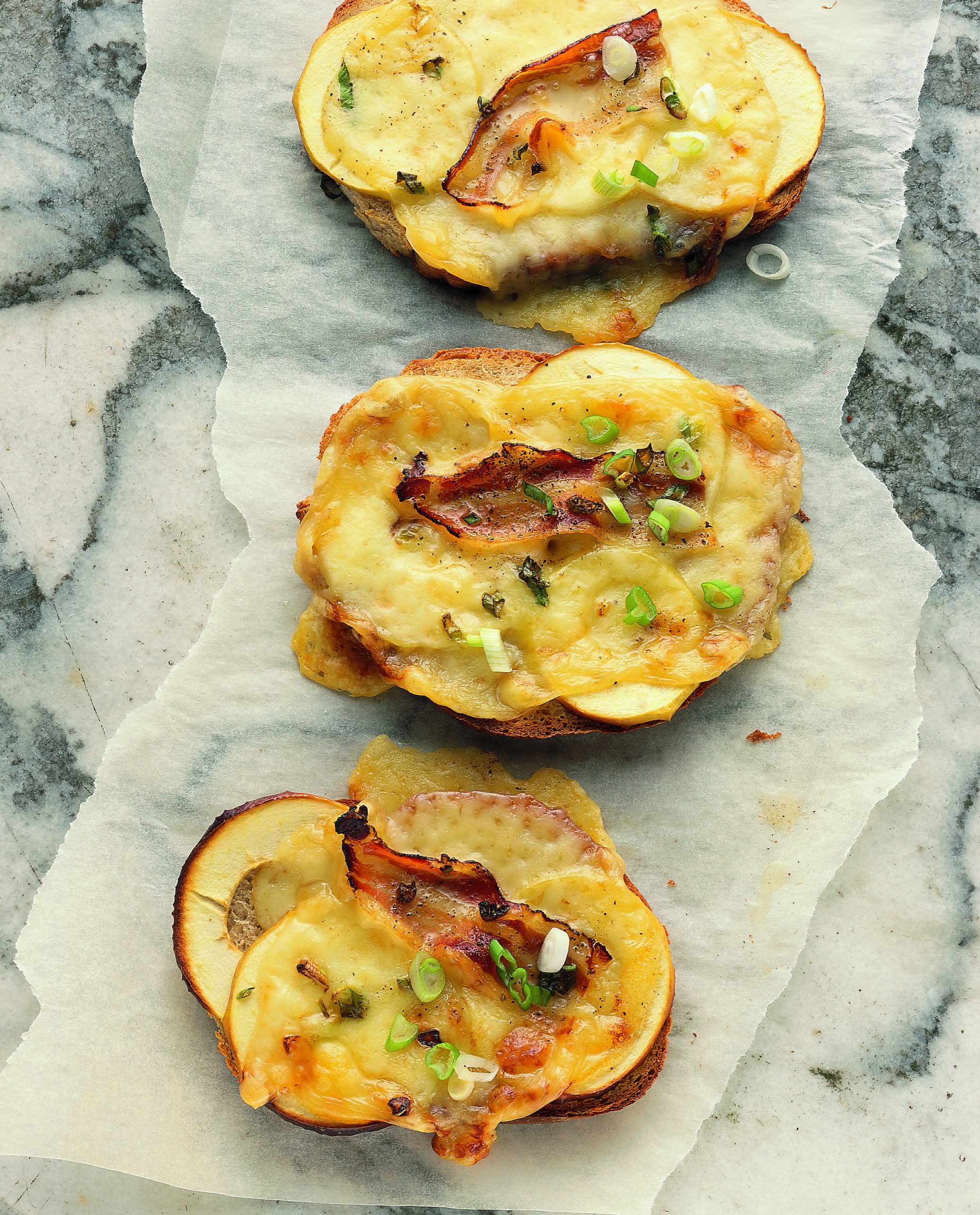 Thurgauer Käseschnitten mit Speck