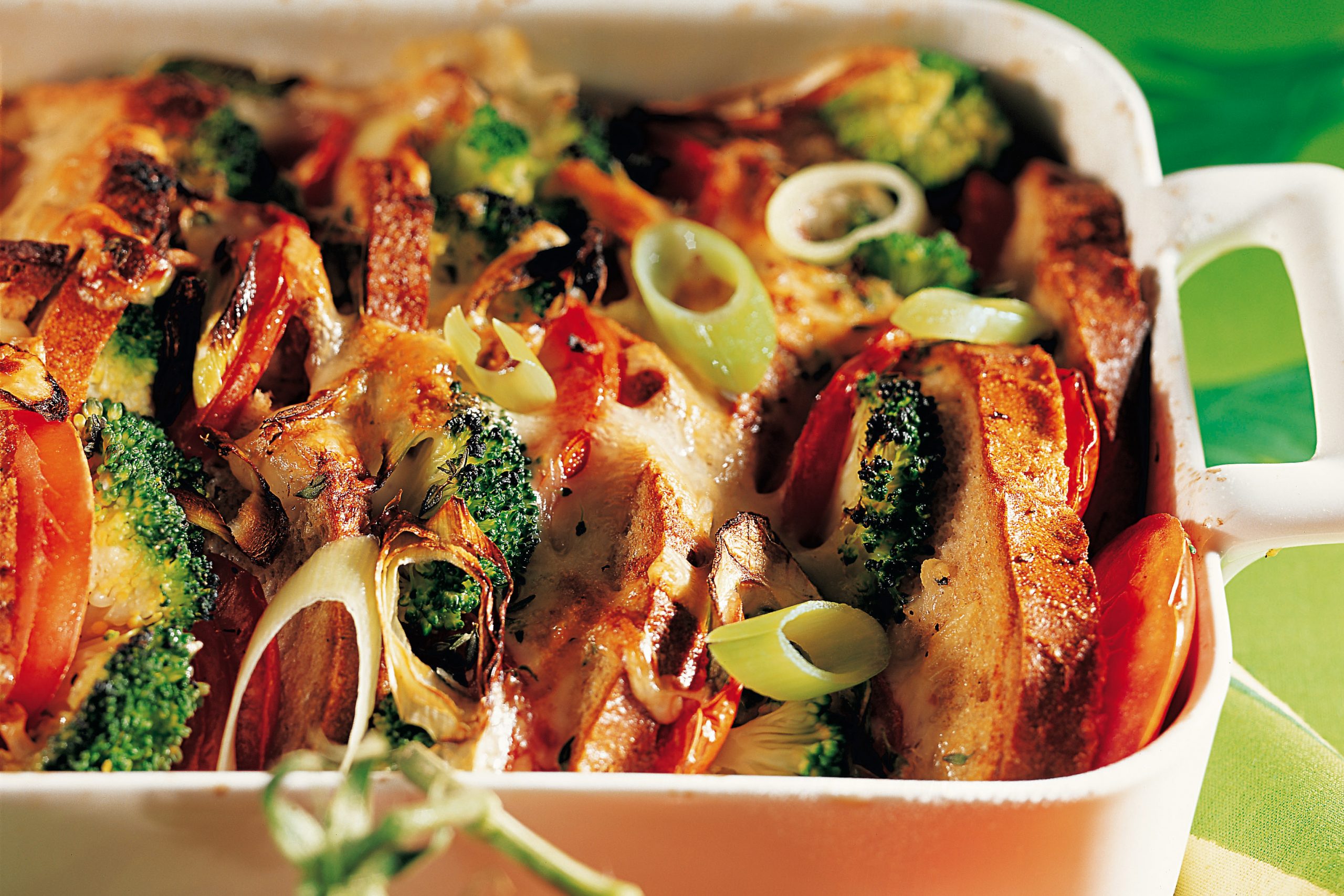 Tomaten-Broccoli-Brotgratin