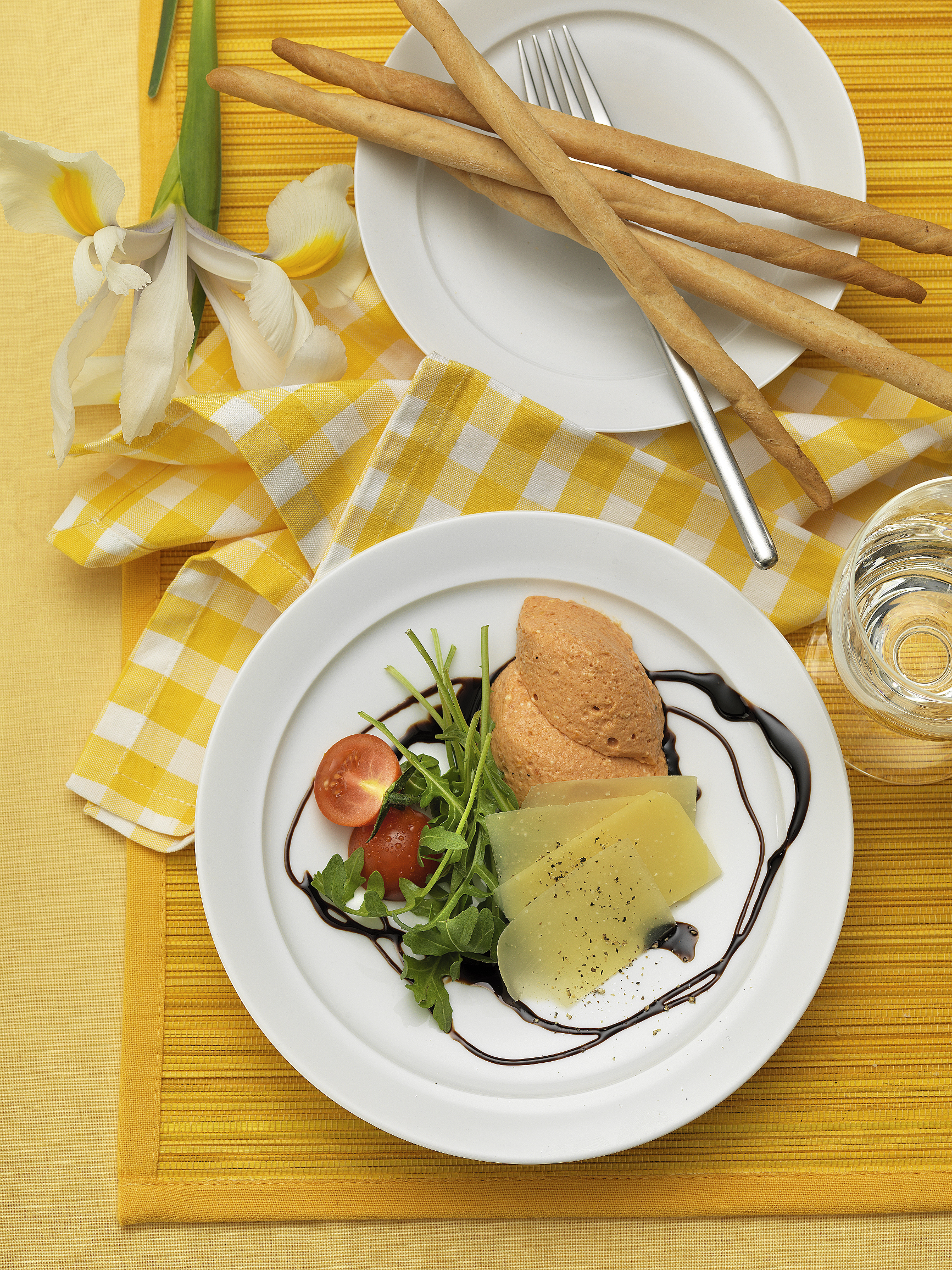 Mousse à la tomate avec roquette et Sbrinz
