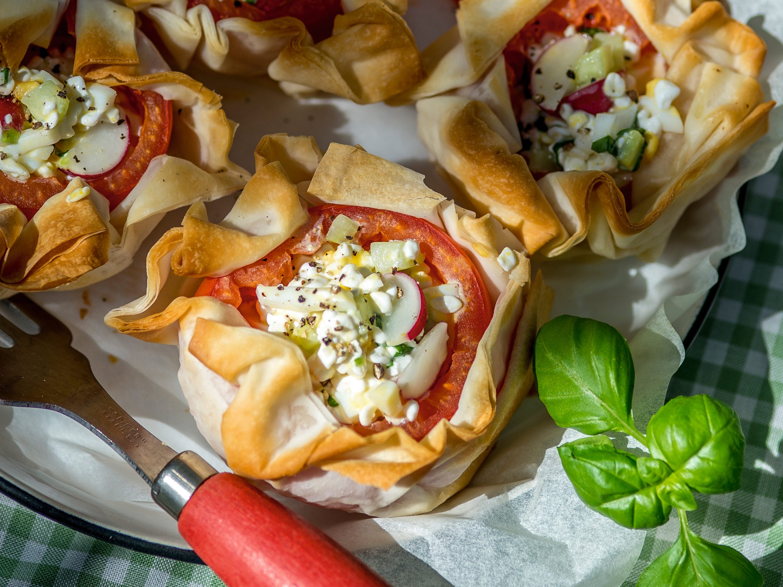 Tomatenpäckli mit Hüttenkäse
