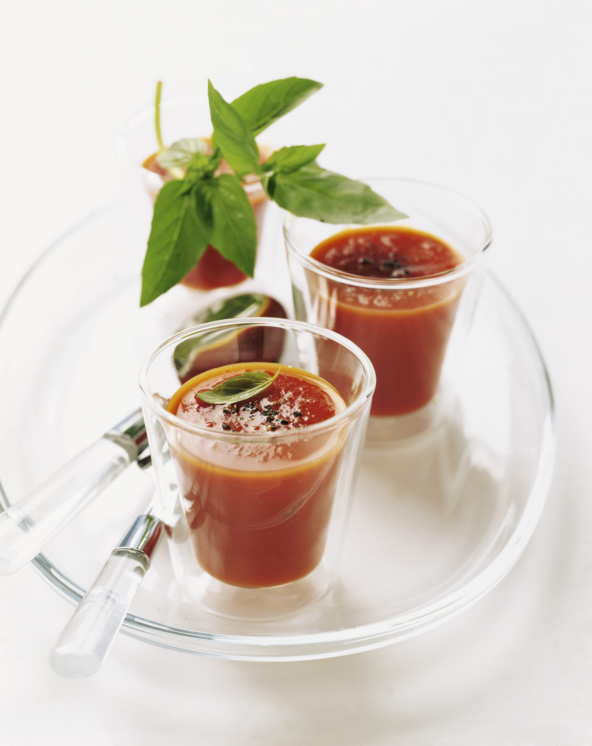 Tomatensuppe mit Basilikumöl