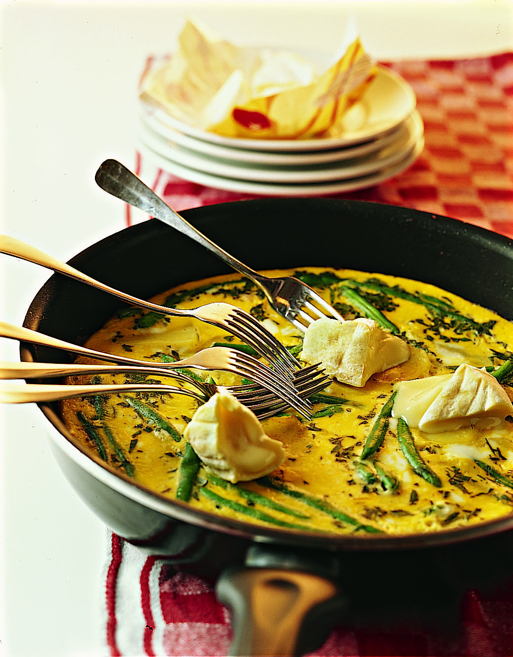 Tortilla mit Bohnen und Weichkäse