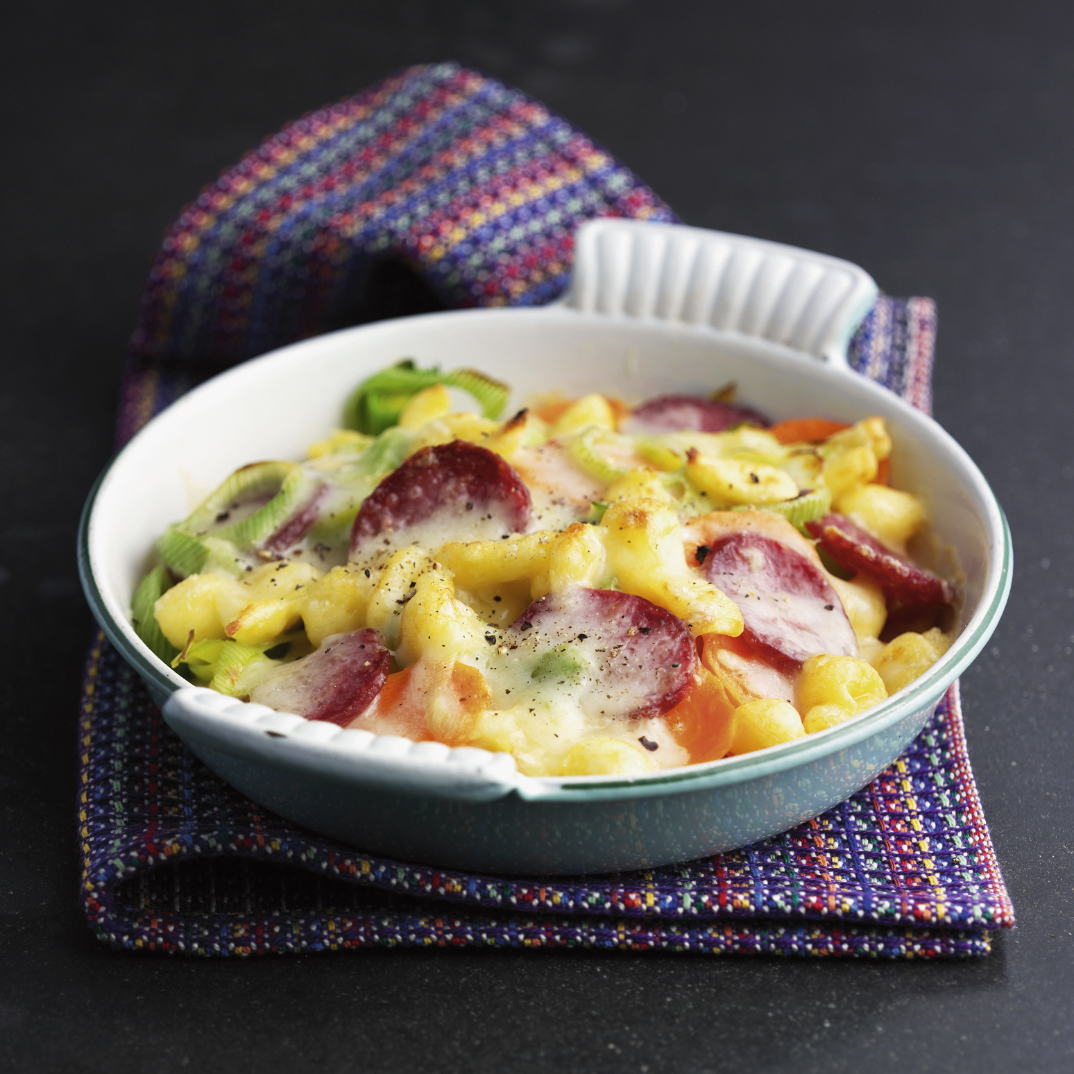 Gratin de spätzli aux légumes et au salsiz