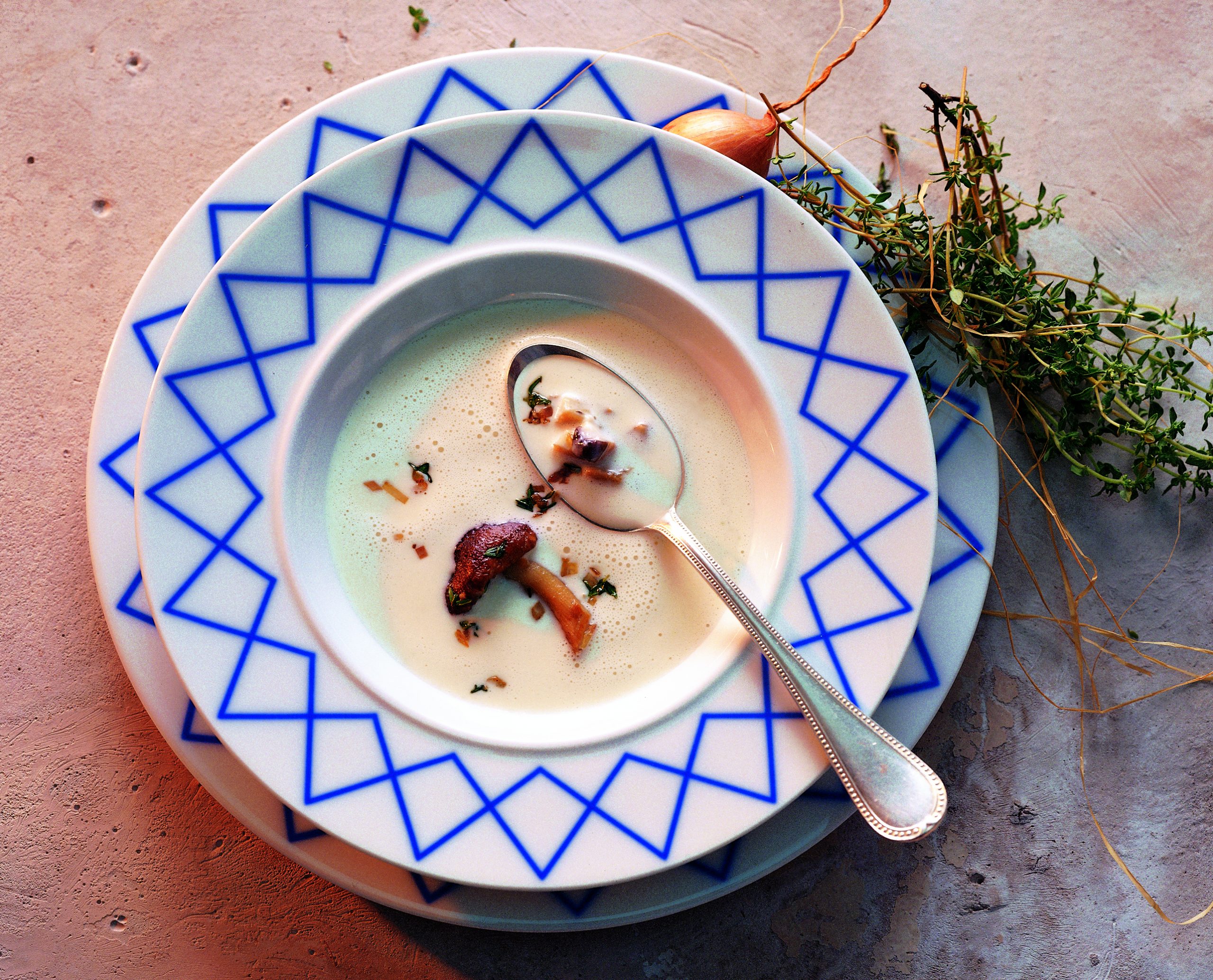 Vacherin-Suppe mit gebratenen Steinpilzen