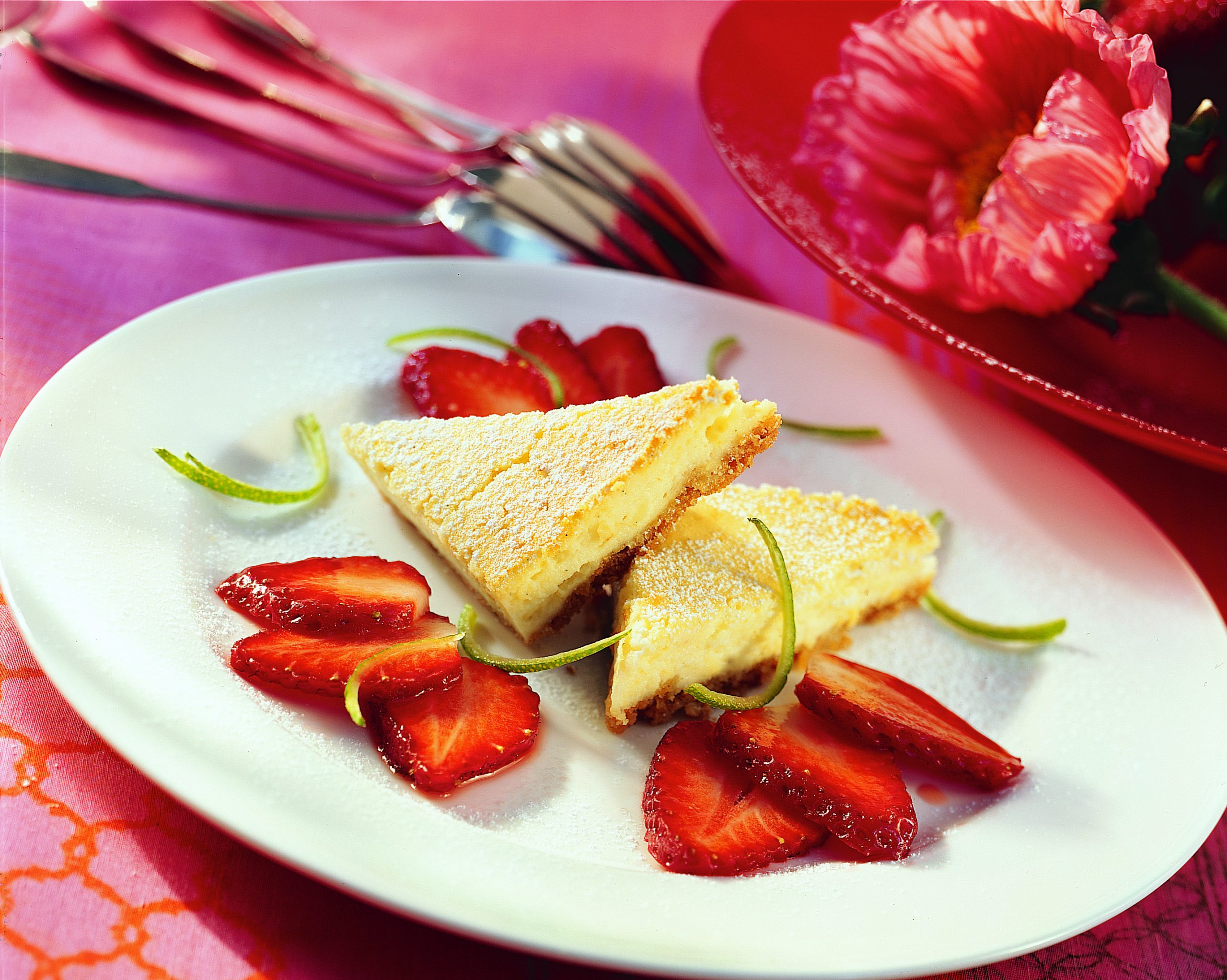 Cheesecake à la vanille et ses fraises marinées