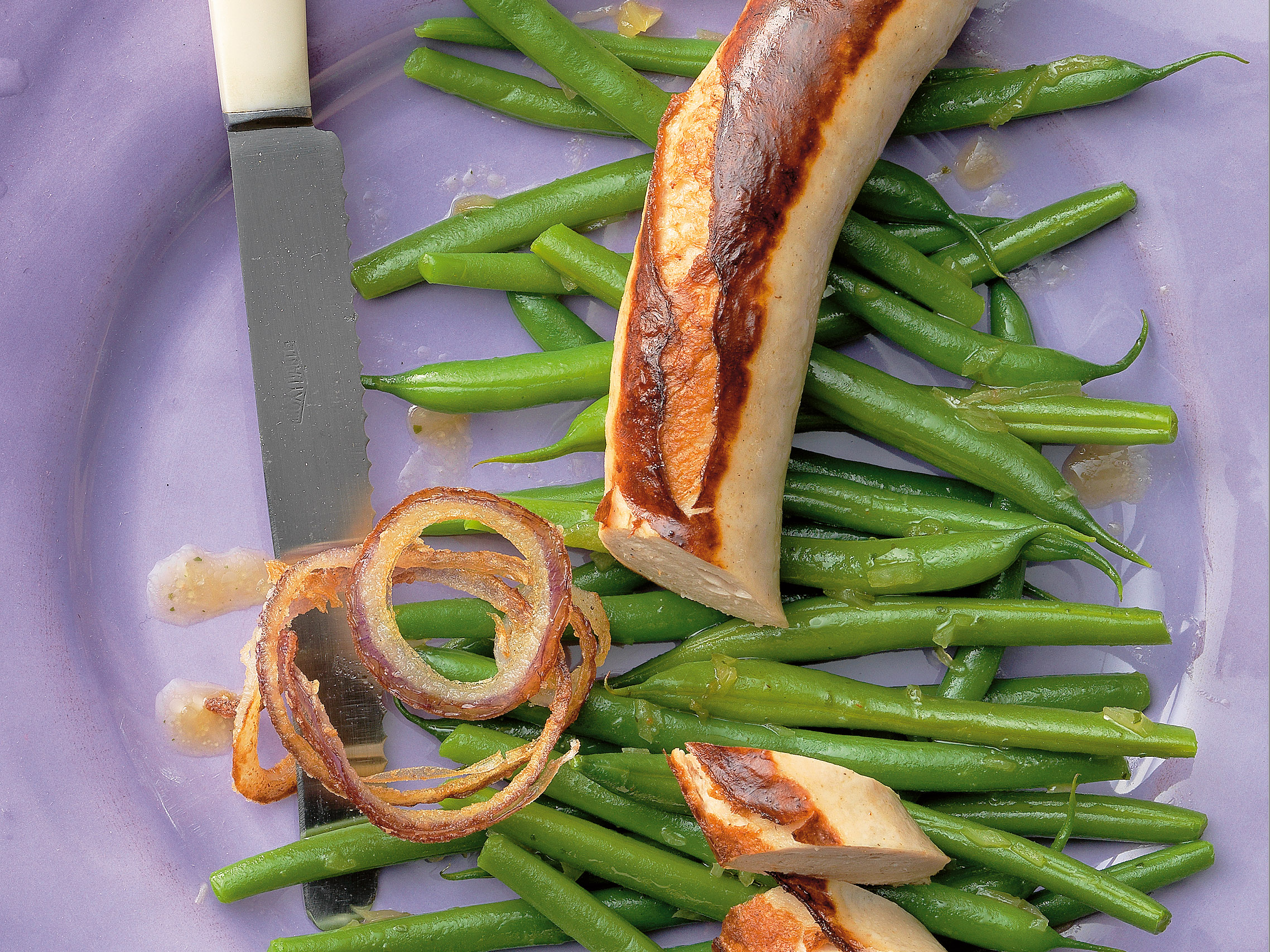 Verveine-Bohnen mit Kalbsbratwurst