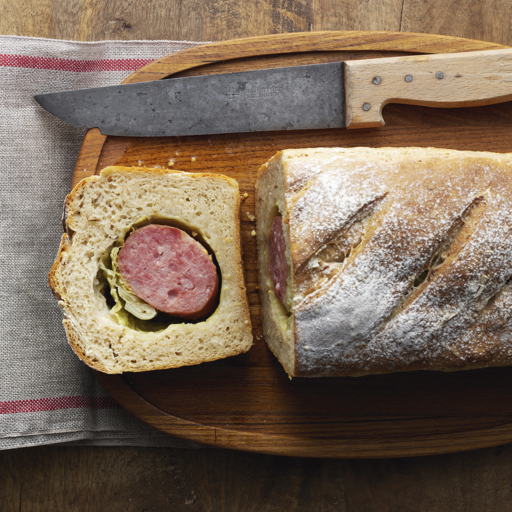Saucisson vaudois en croûte de pommes de terre
