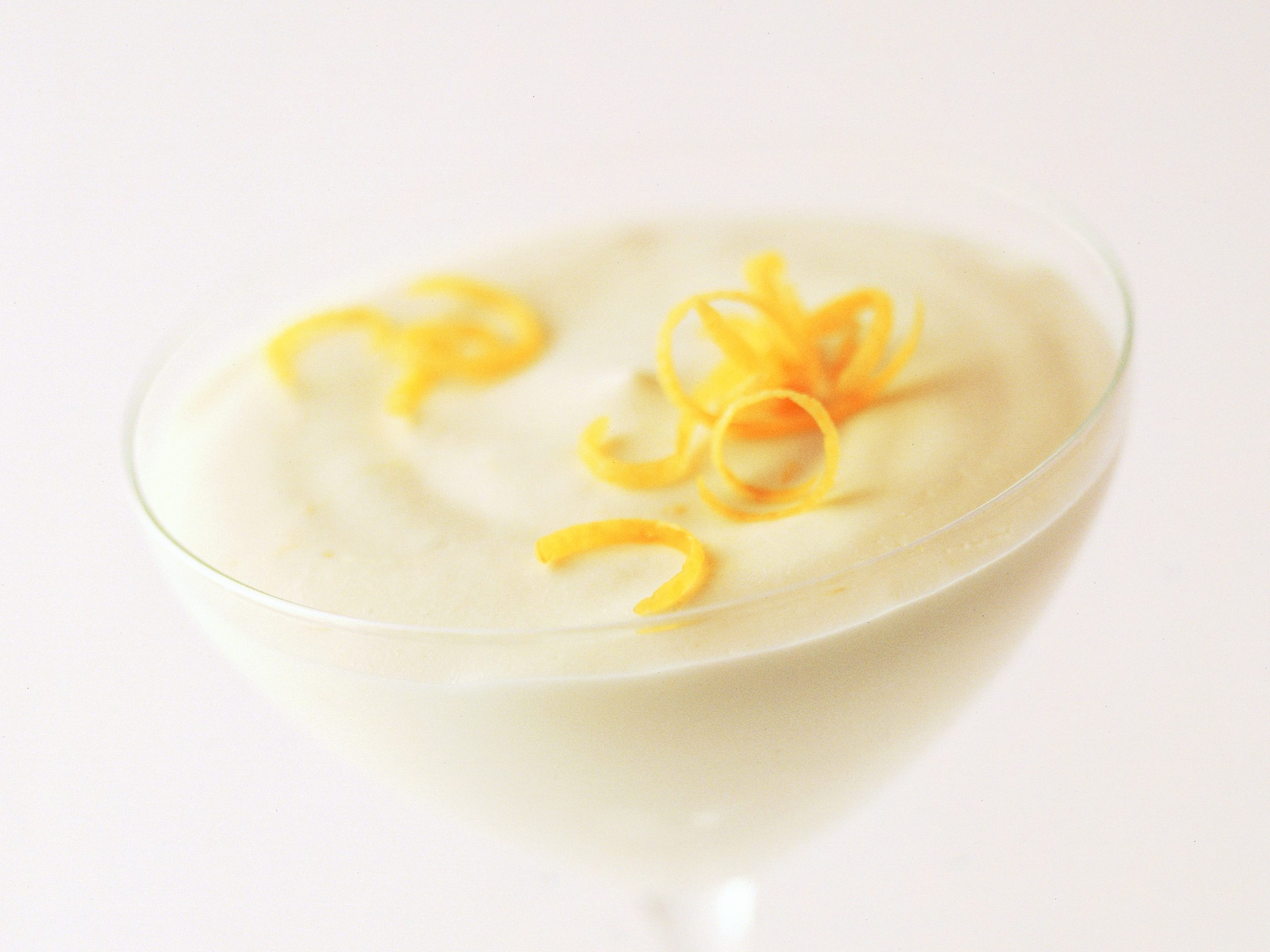 Waldmeister-Joghurt-Mousse